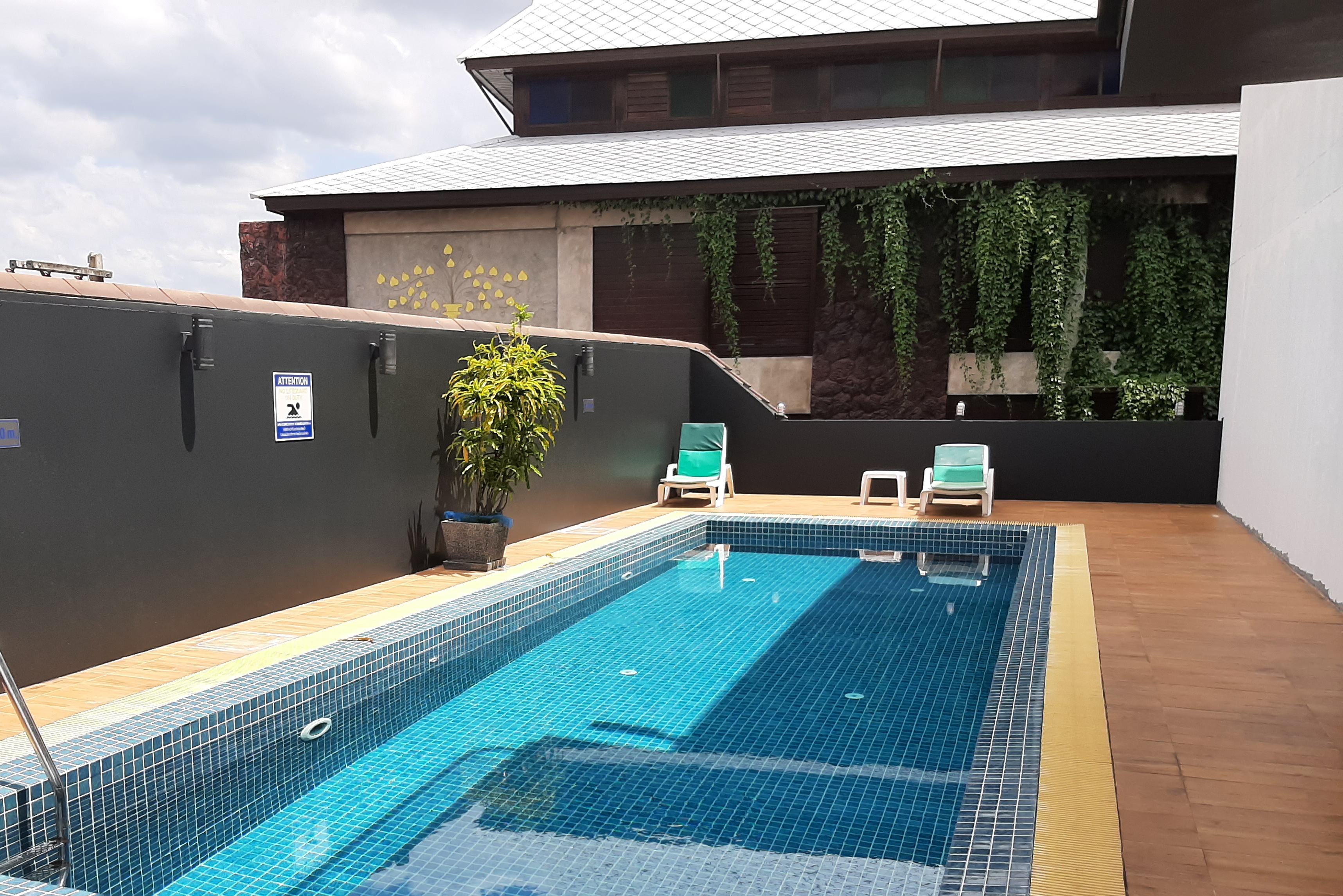 Zwembad van Le Naview Prasingh in Chiang Mai