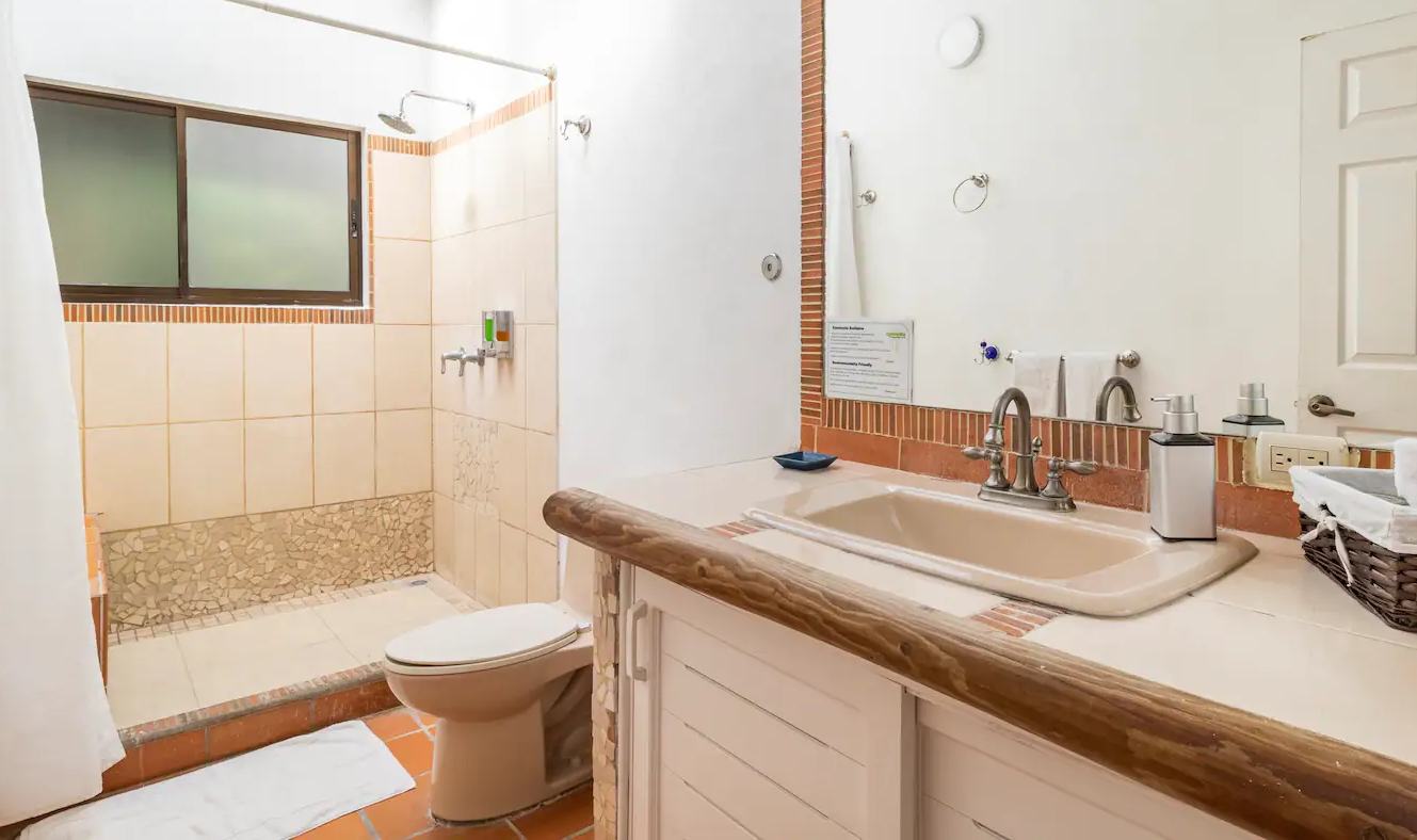 Costa Rica Santa Teresa Dreamcatcher Boutique Hotel Standaard Kamer Badkamer