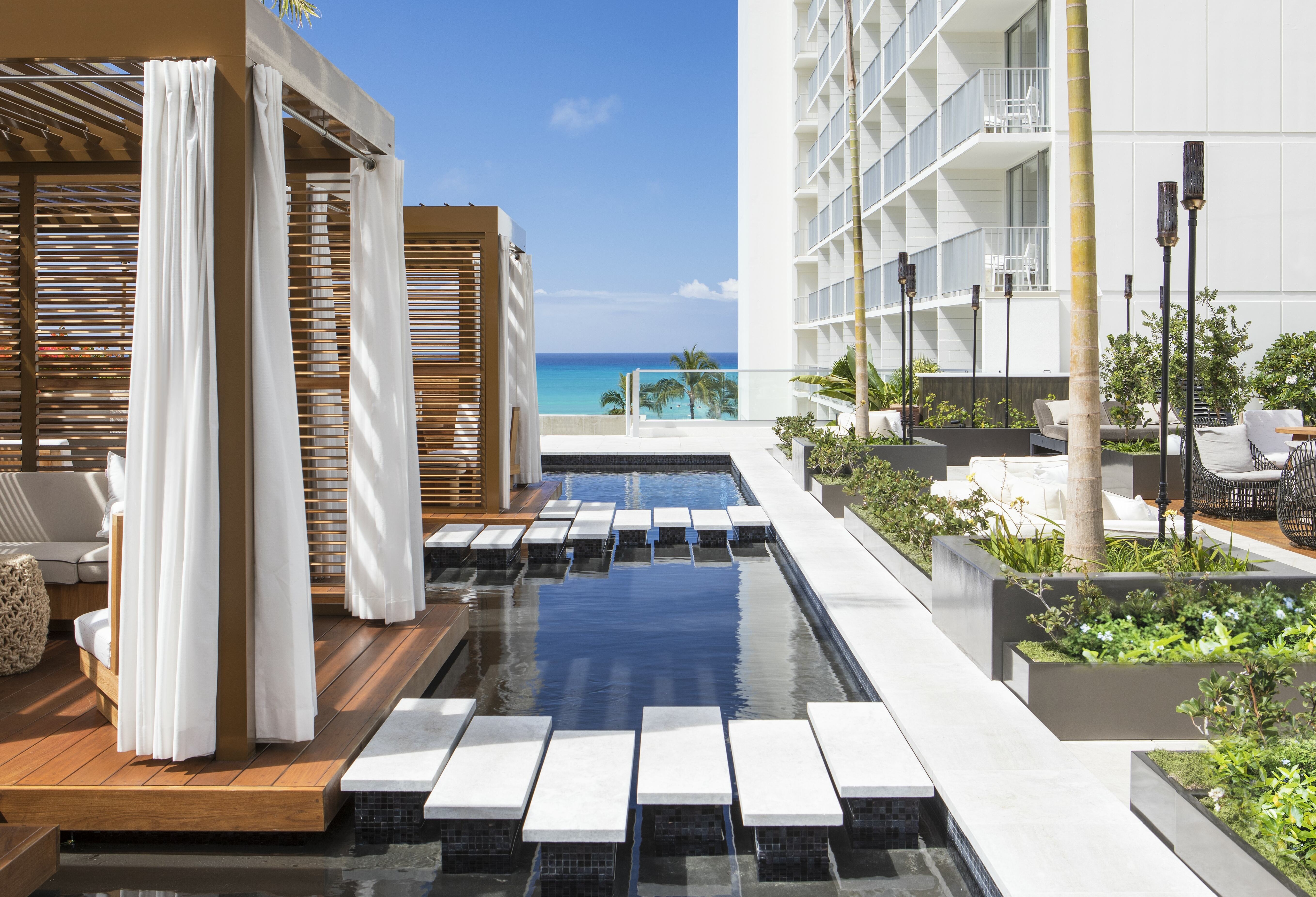 Cabanas bij Alohilani Resort Oahu Hawaii