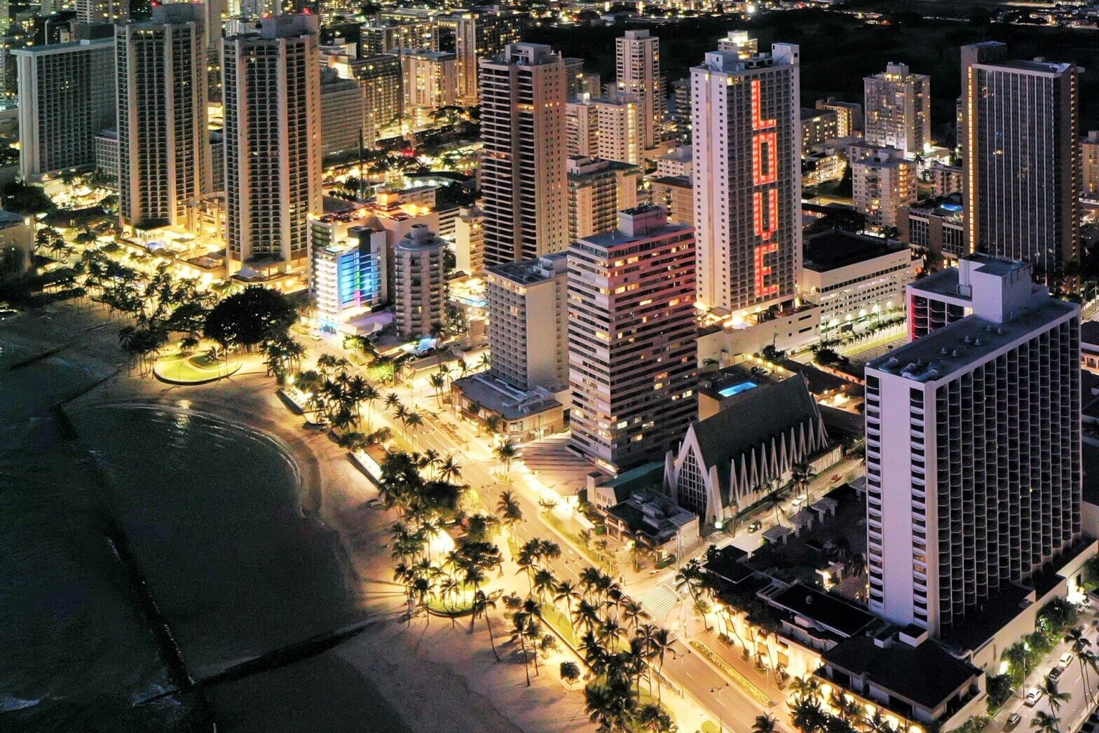 Luchtfoto Alohilani Resort