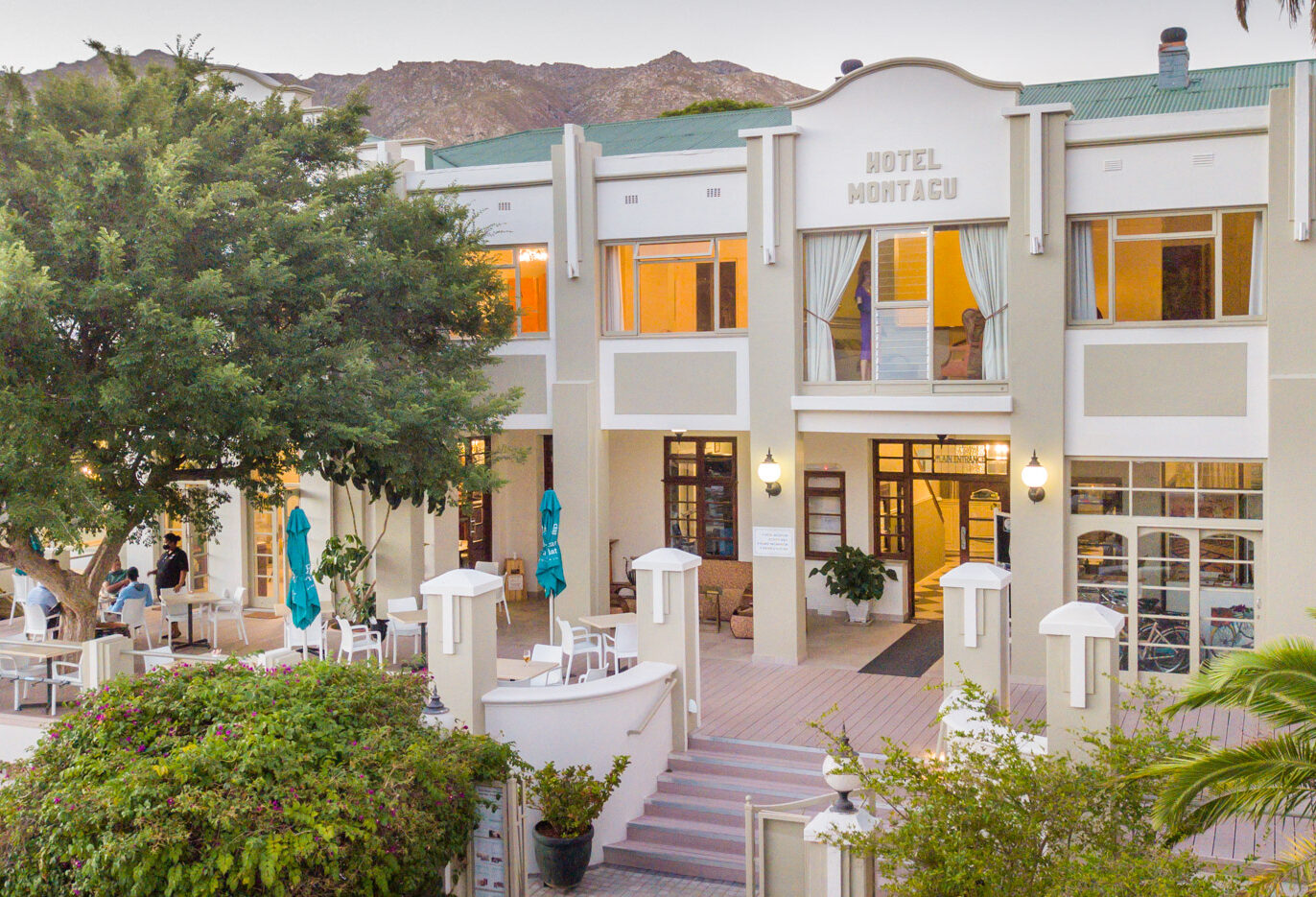 Montagu Country Hotel facade