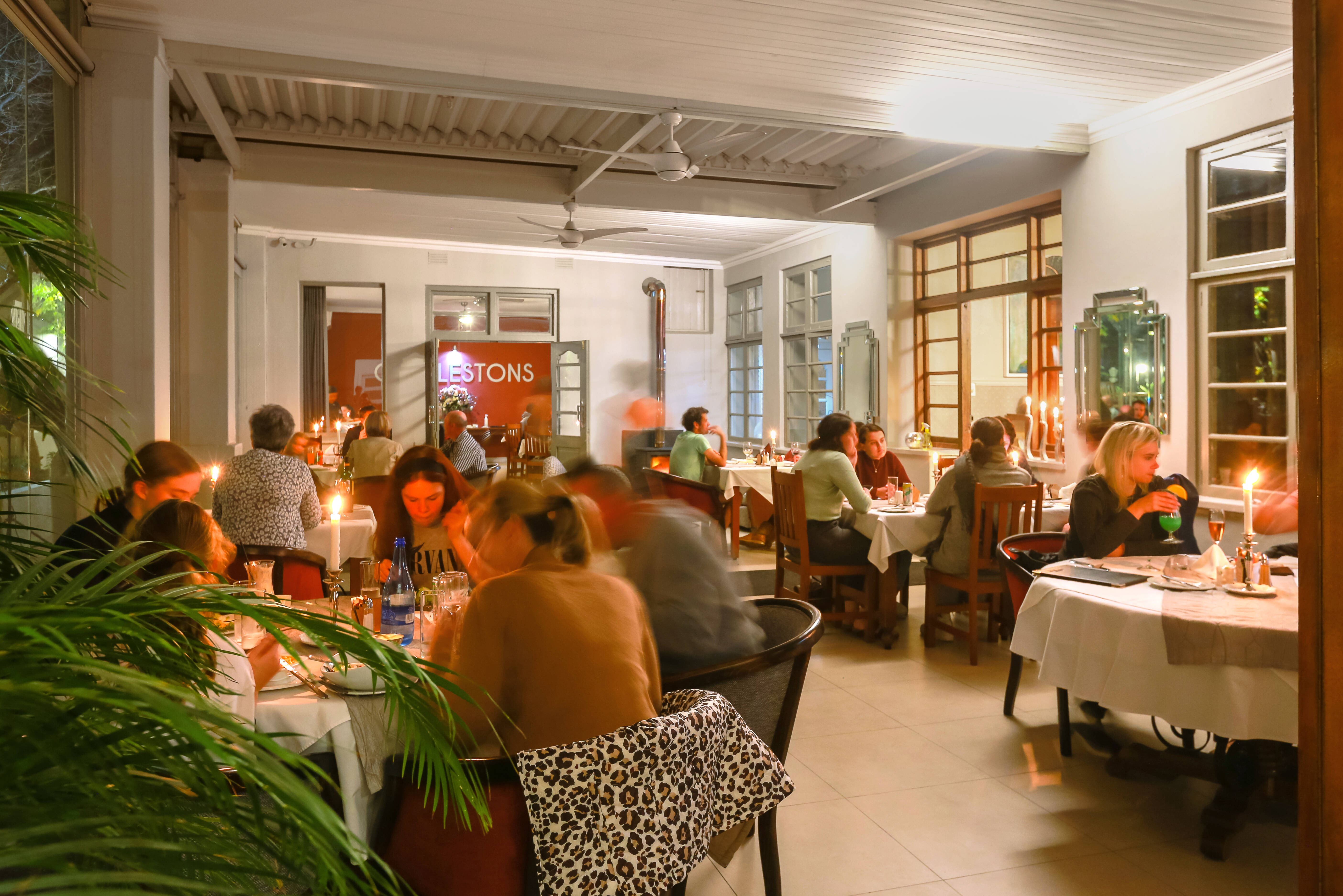 Charlestons restaurant