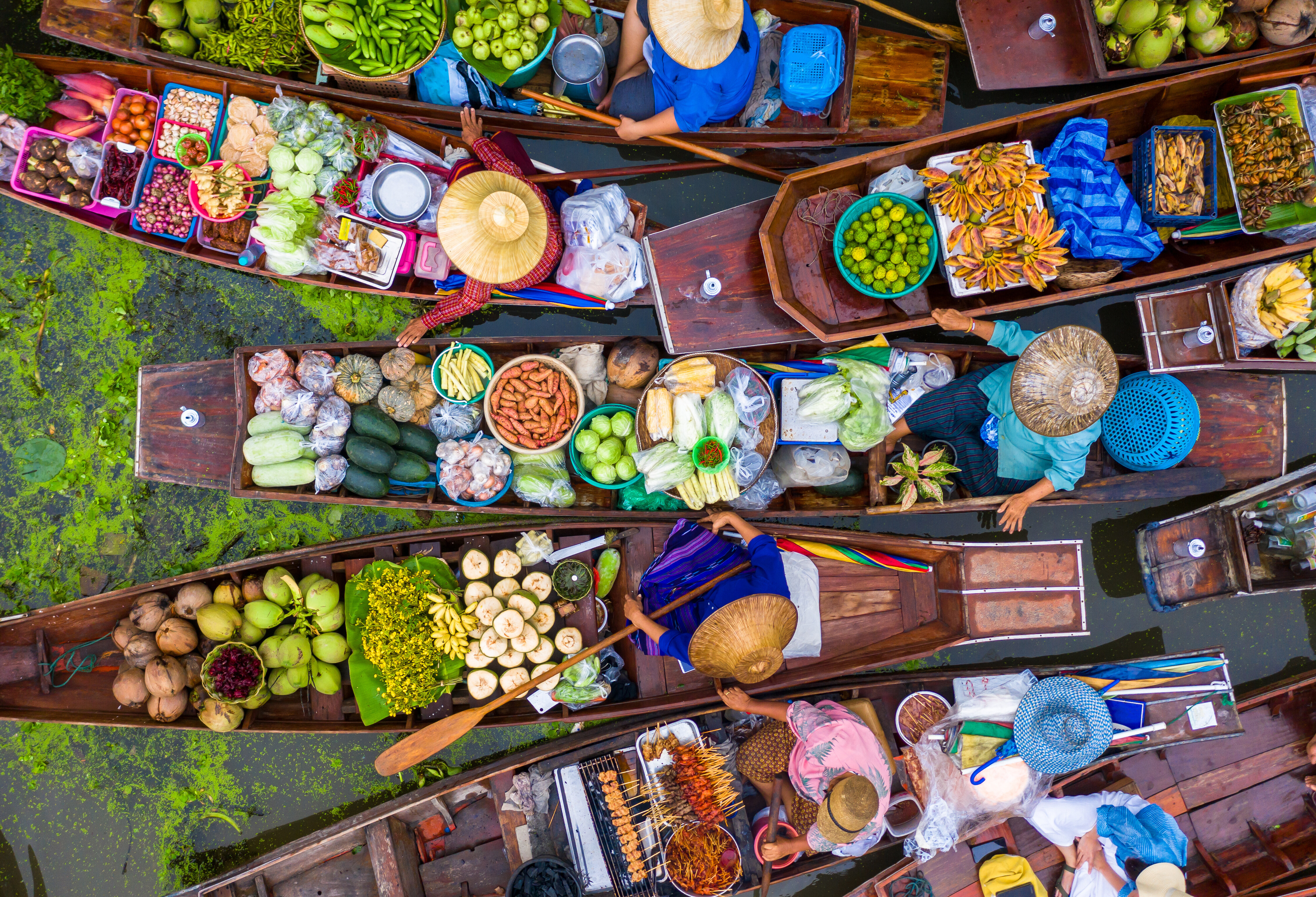 Damnboen Saduak drijvende markt Thailand