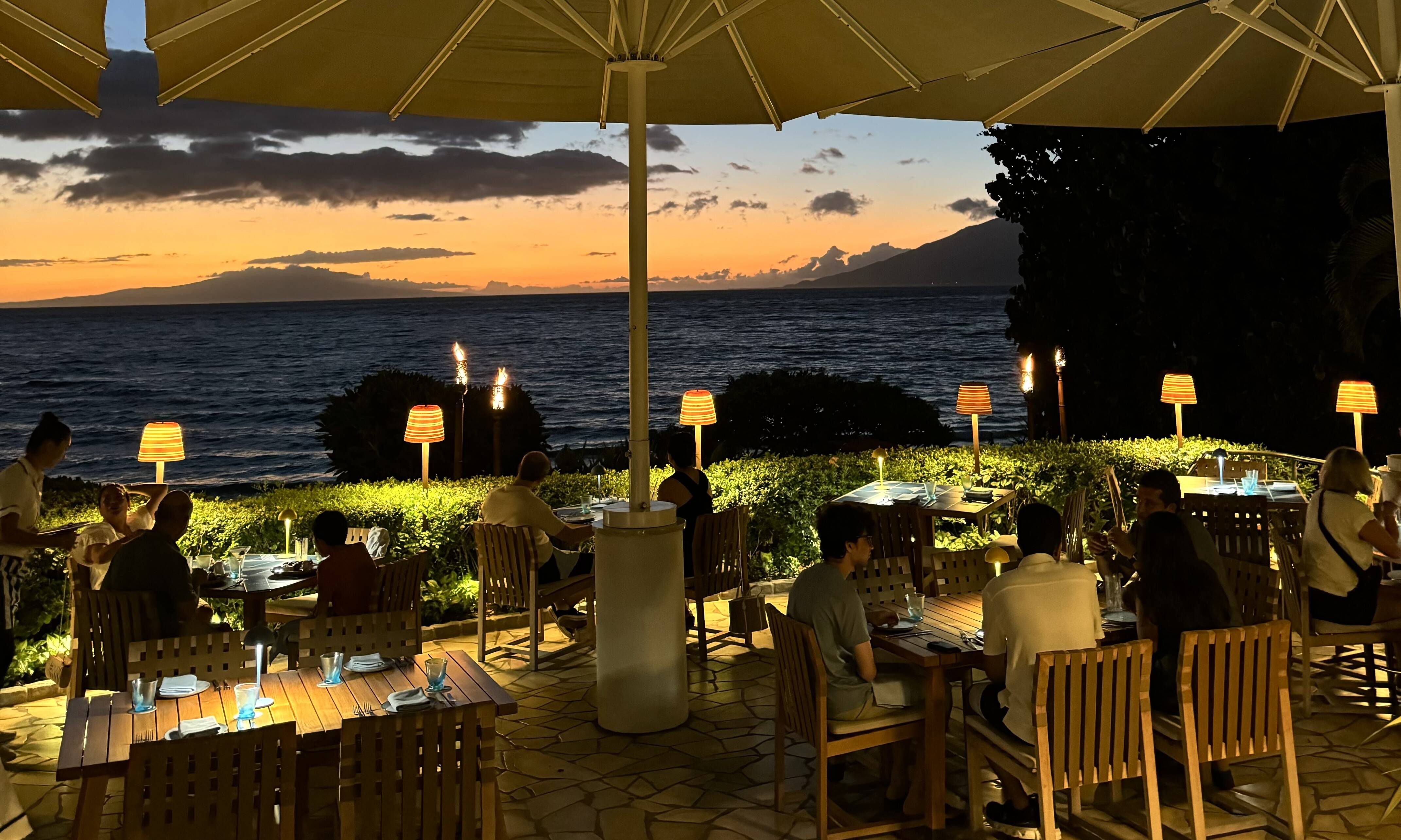 Four-Seasons-Maui- rastaurant