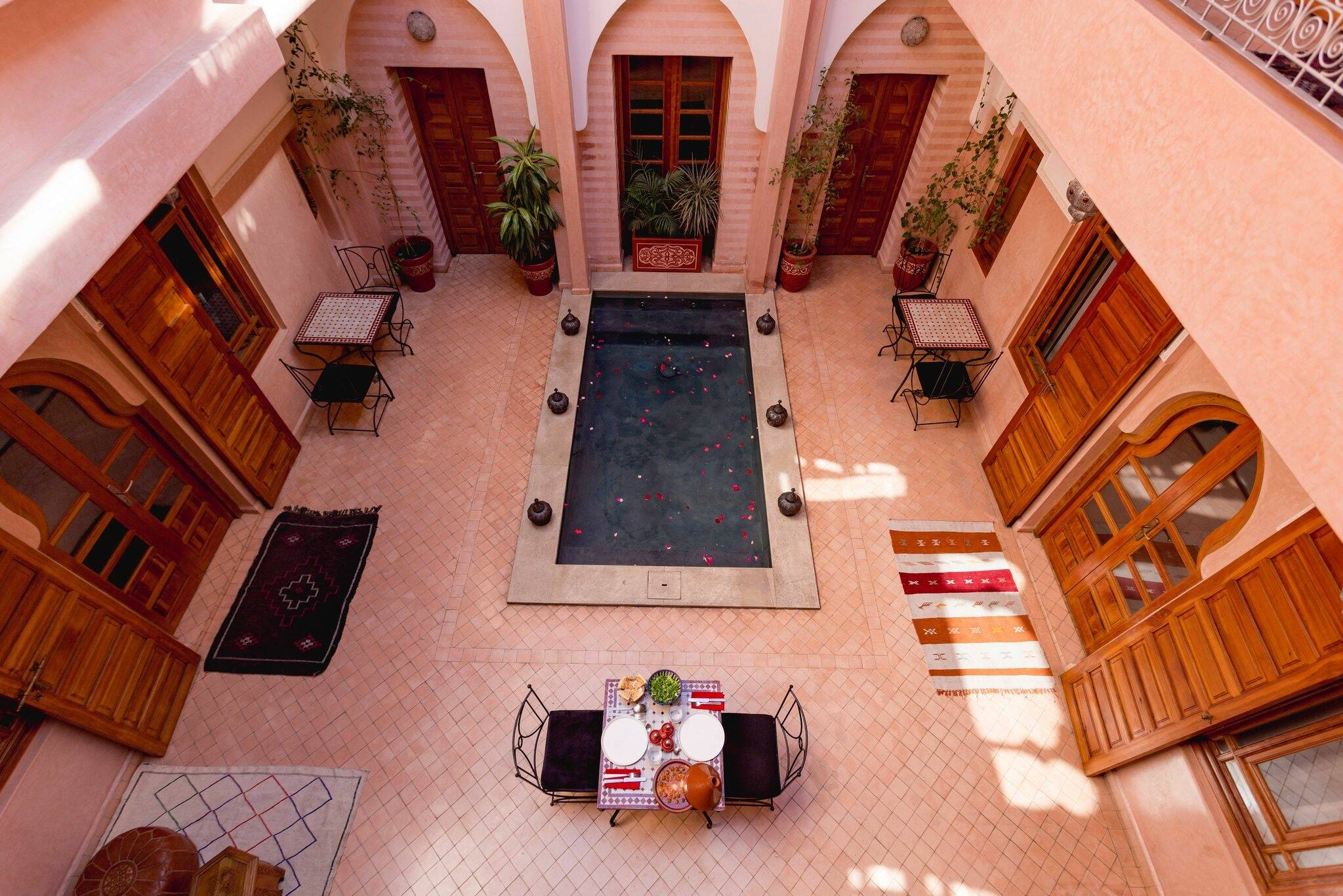 Marokko Marrakesh Riad Mazaya Binnentuin
