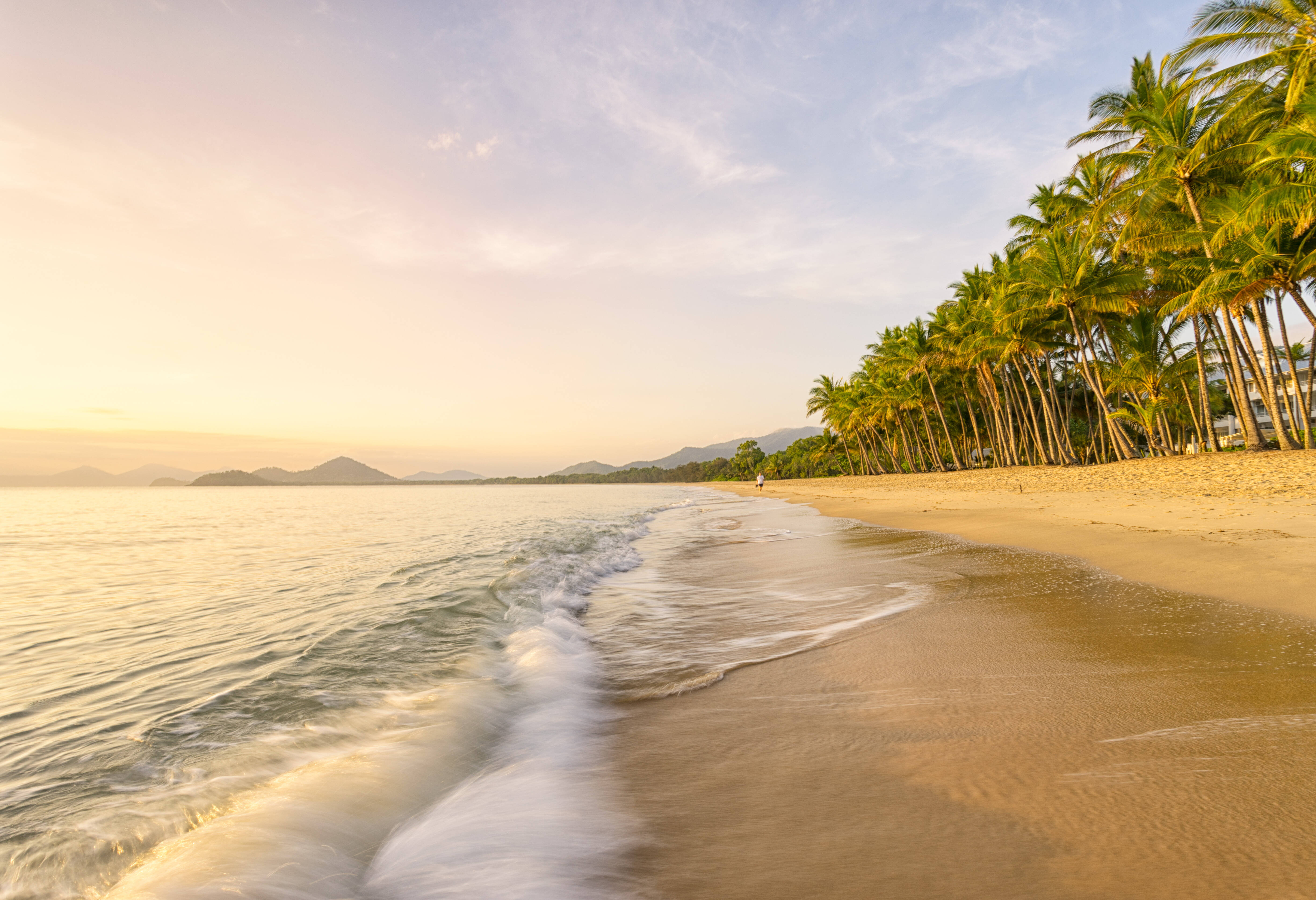 Strand van Palm Cove in Australie