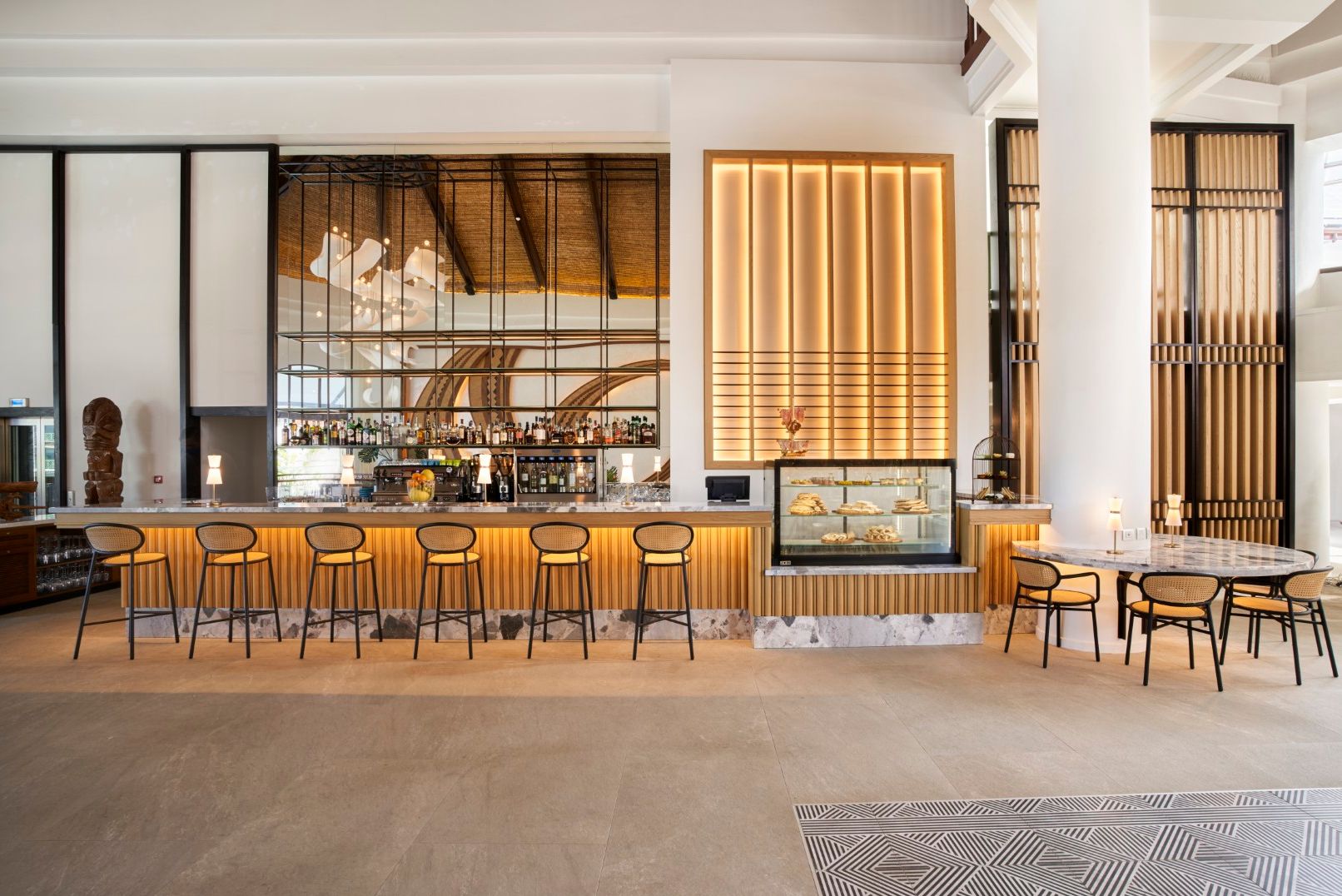 Hilton Tahiti Heiva Lounge Bar