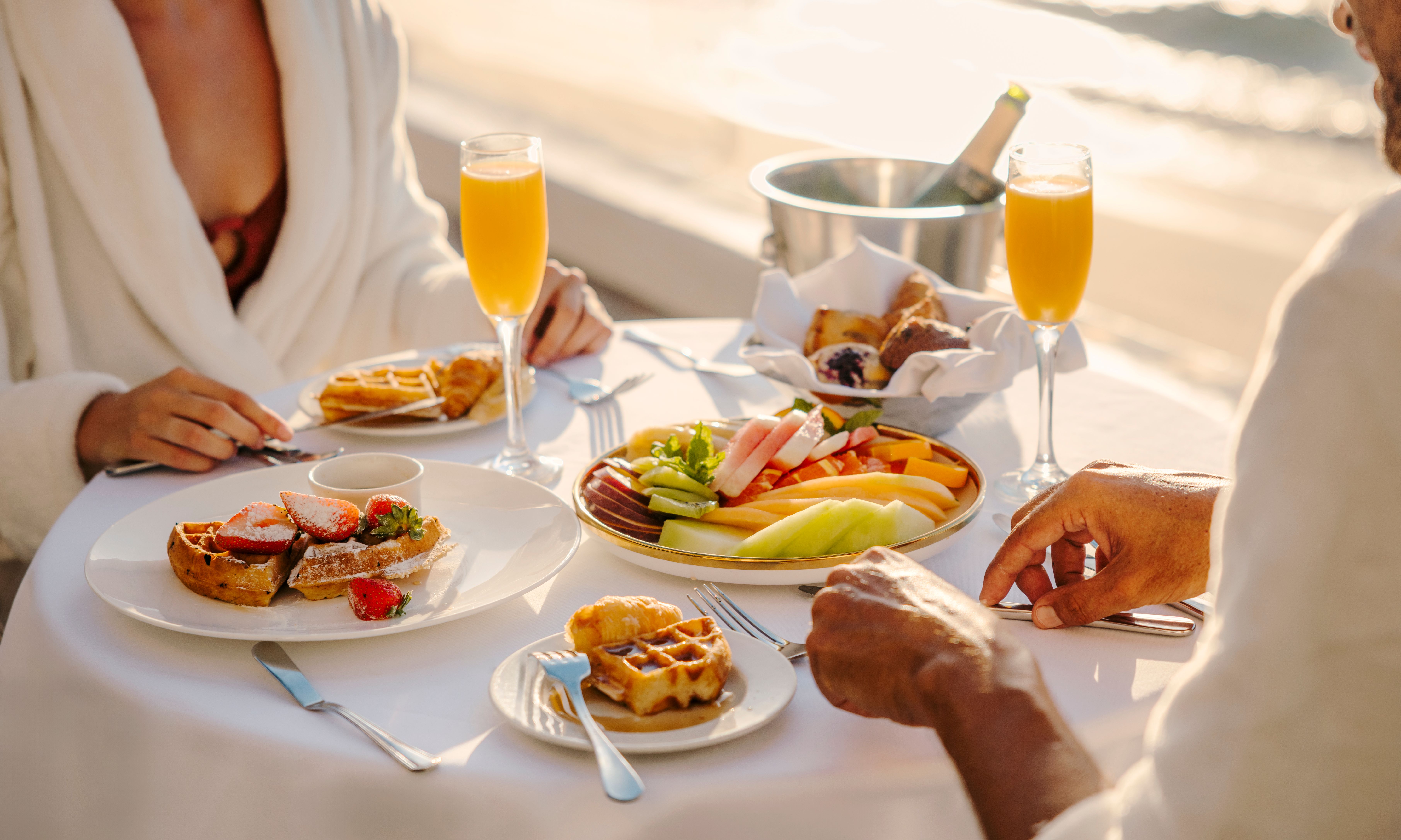 Barbados-St-James-Fairmont-Royal-Pavilion-Beachfront-Suite-Ontbijt