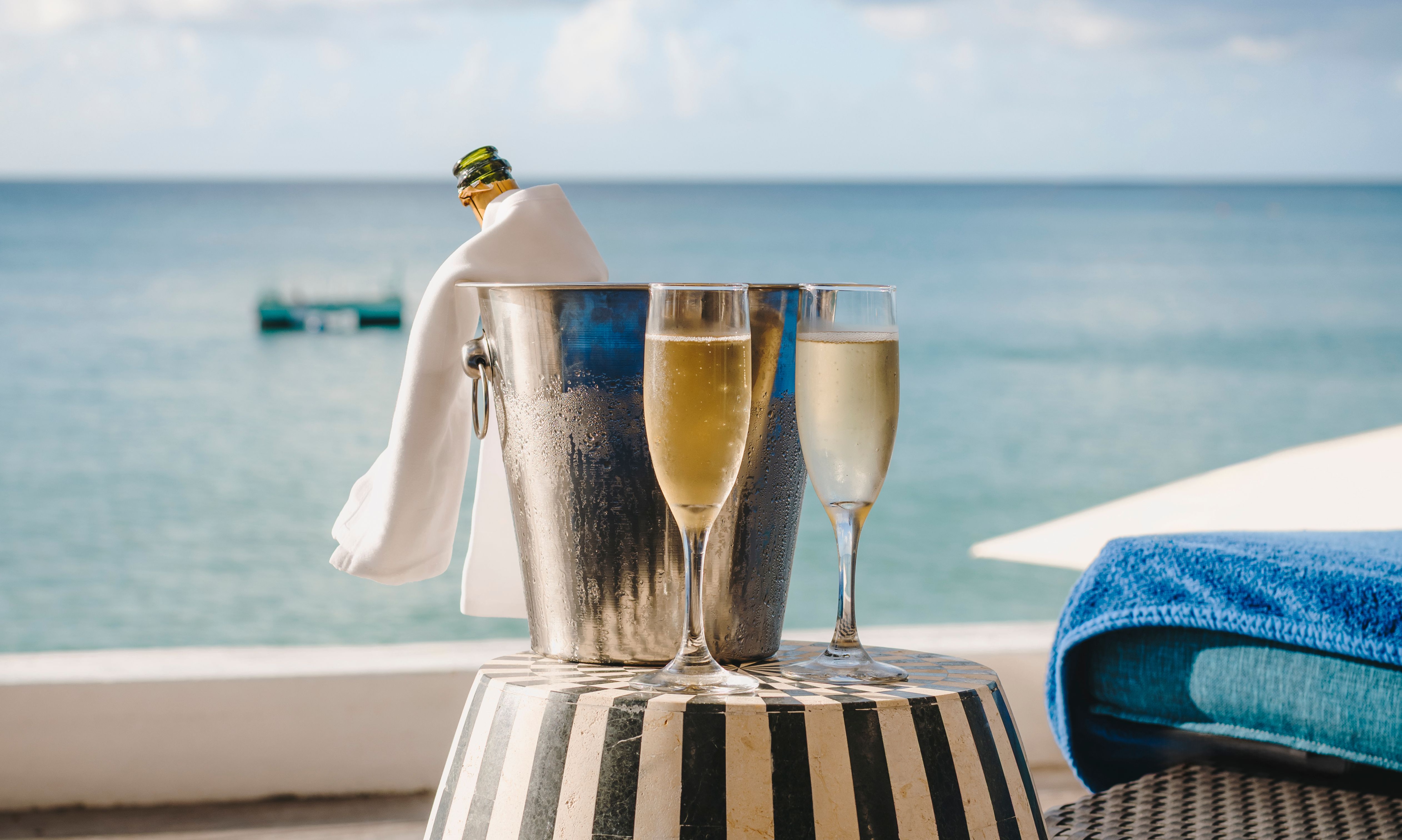Barbados-St-James-Fairmont-Royal-Pavilion-Champagne-Terras-Beachfront-Suite