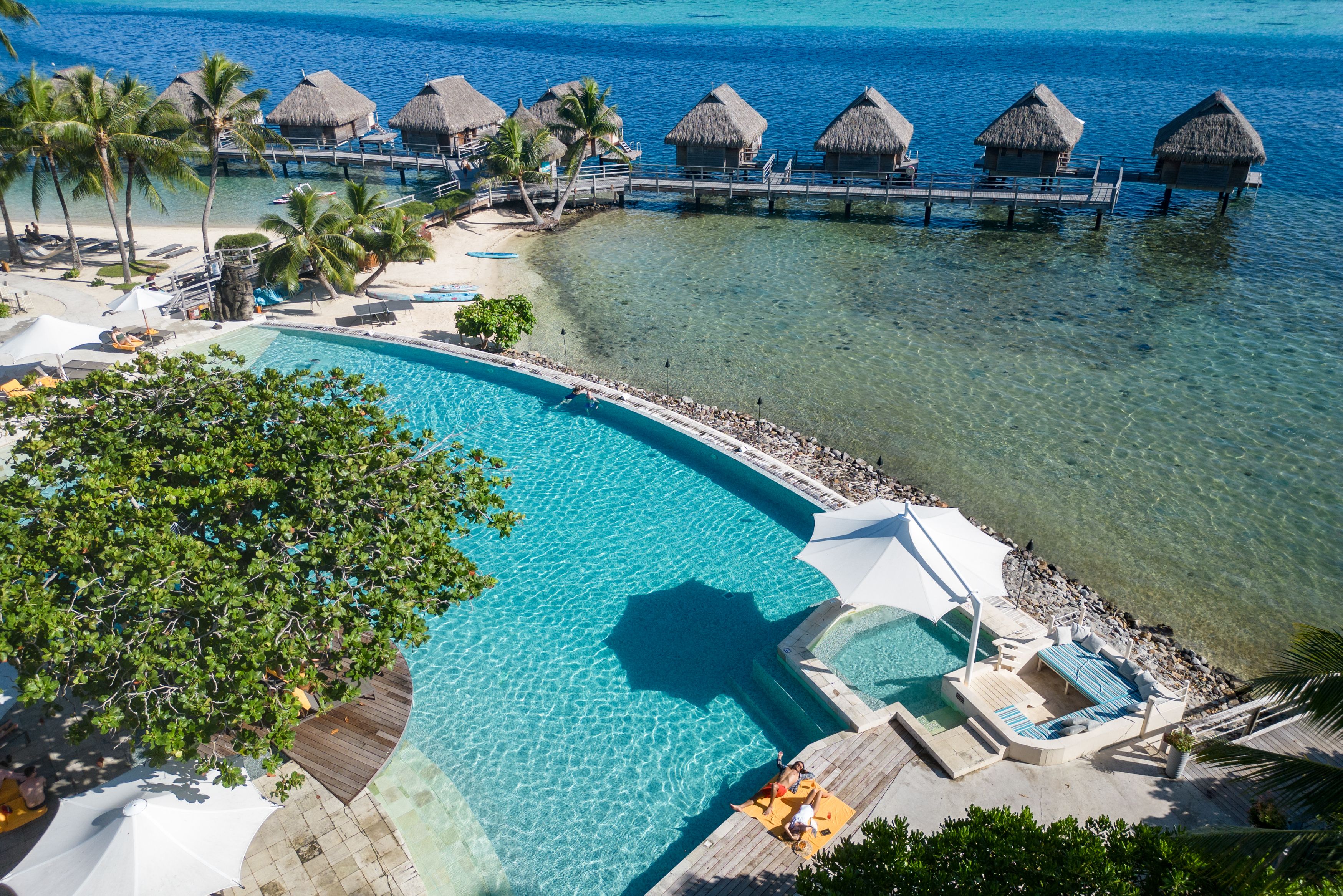 Frans-Polynesië Moorea Manava Beach Resort en Spa  Zwembad