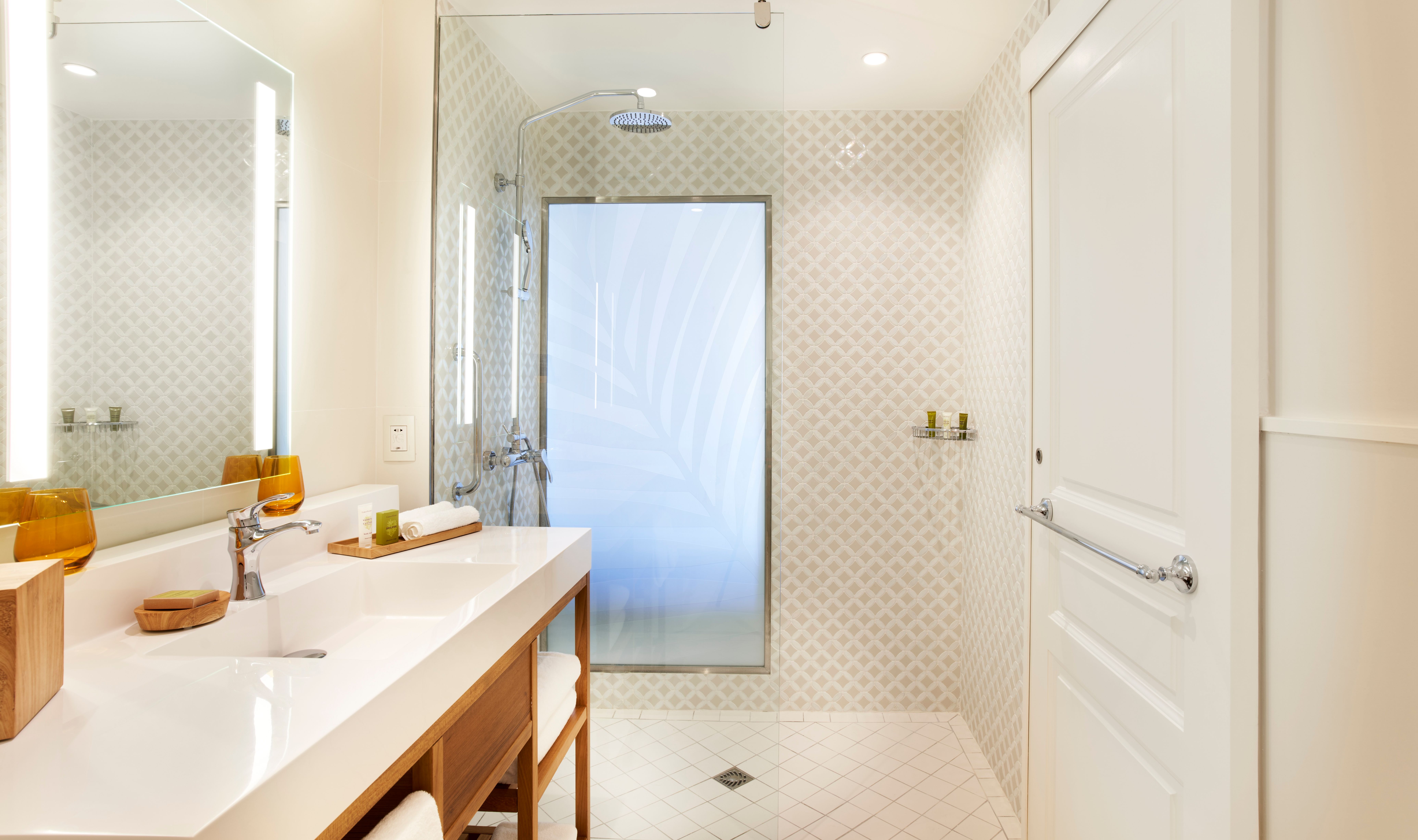 Badkamer van de Garden View kamer in het Hilton Hotel op Tahiti in Frans-Polynesie