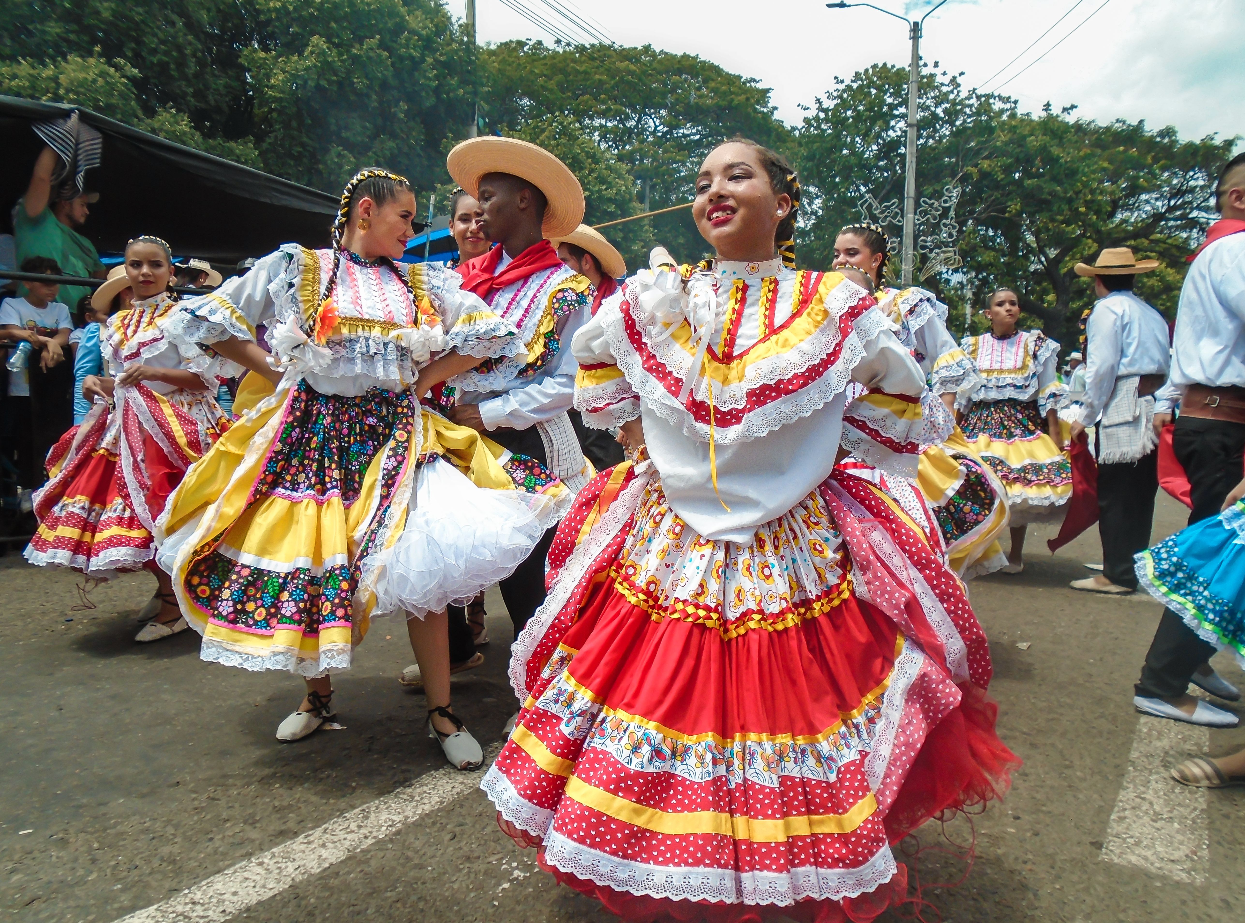 Festival folclorico ibague colombia