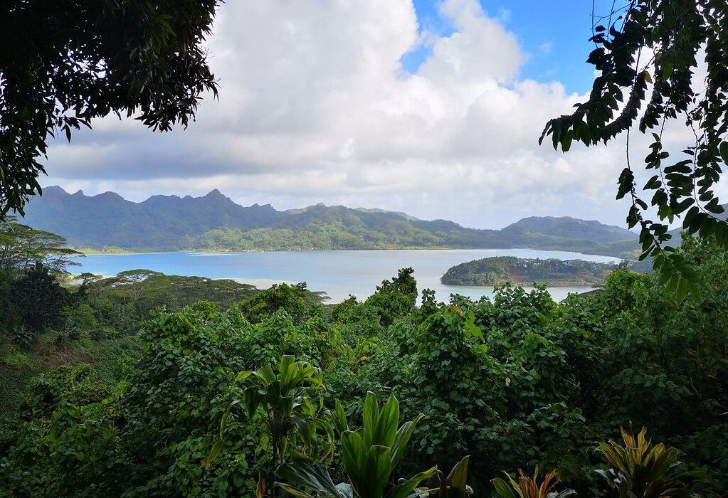 Uitzichtpunt op Huahine in Frans-Polynesie