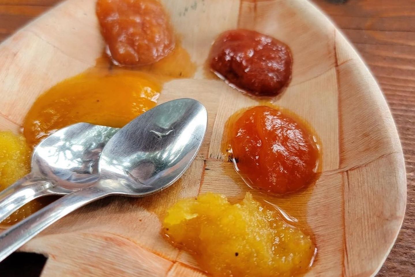 Kleine jamproeverij op Moorea in Frans-Polynesie