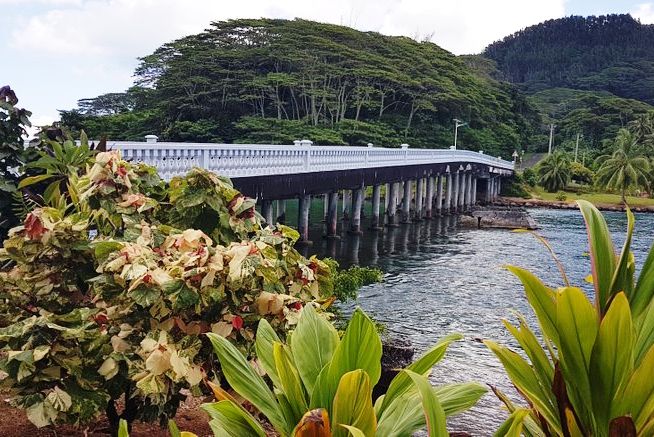 Maroe brug op Huahine in Frans-Polynesie