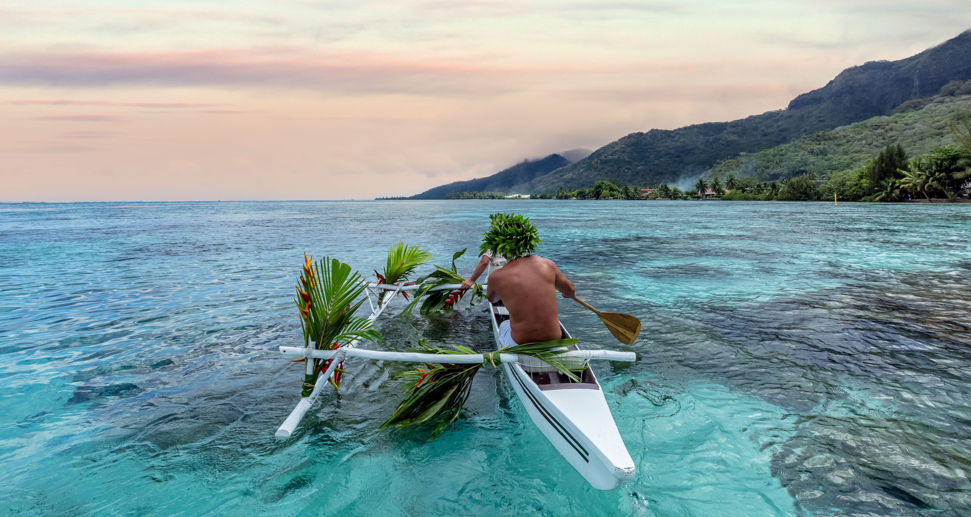 Frans-Polynesie-Moorea-traditionele-kano