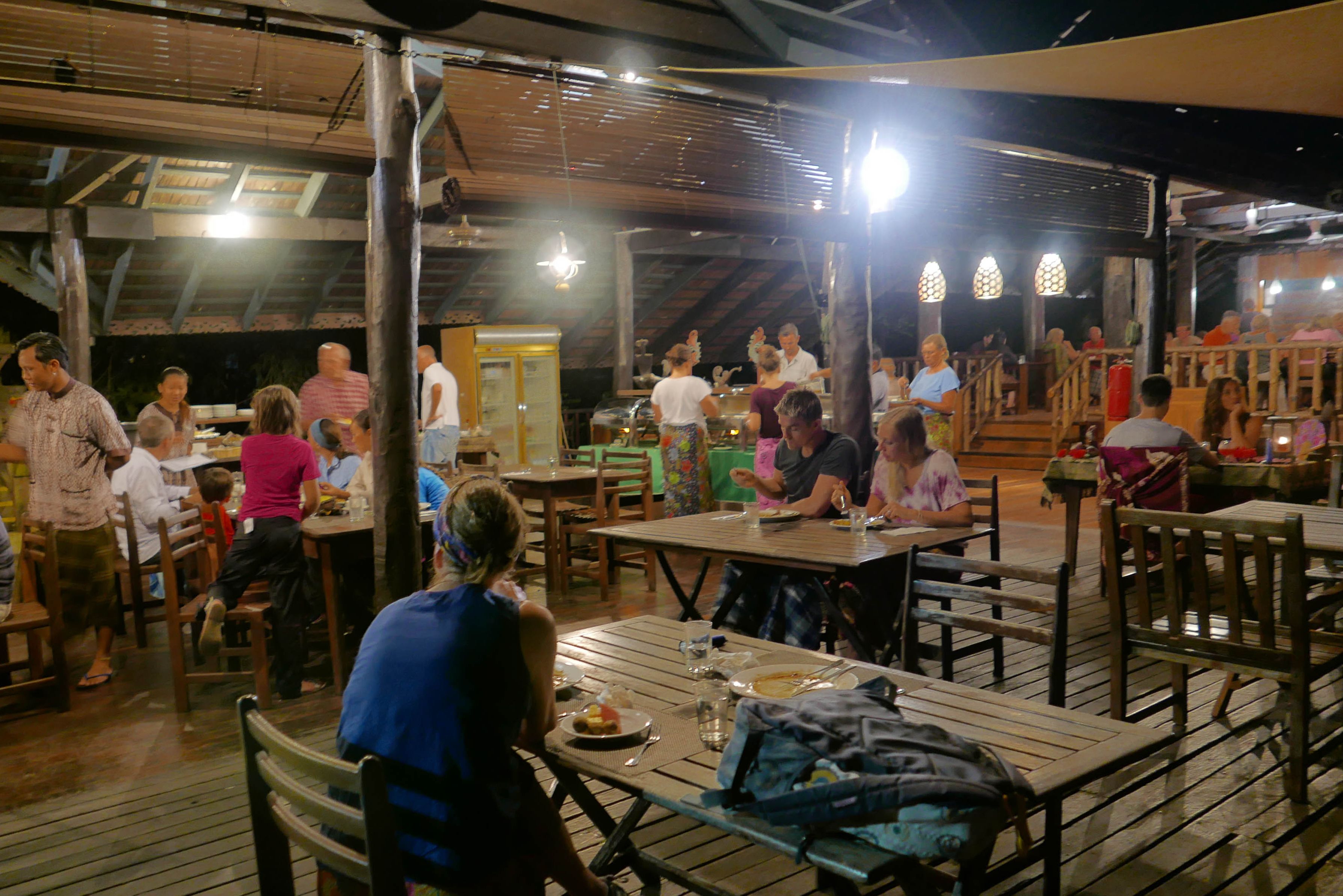 Sfeervolle avoind ambiance Sukau