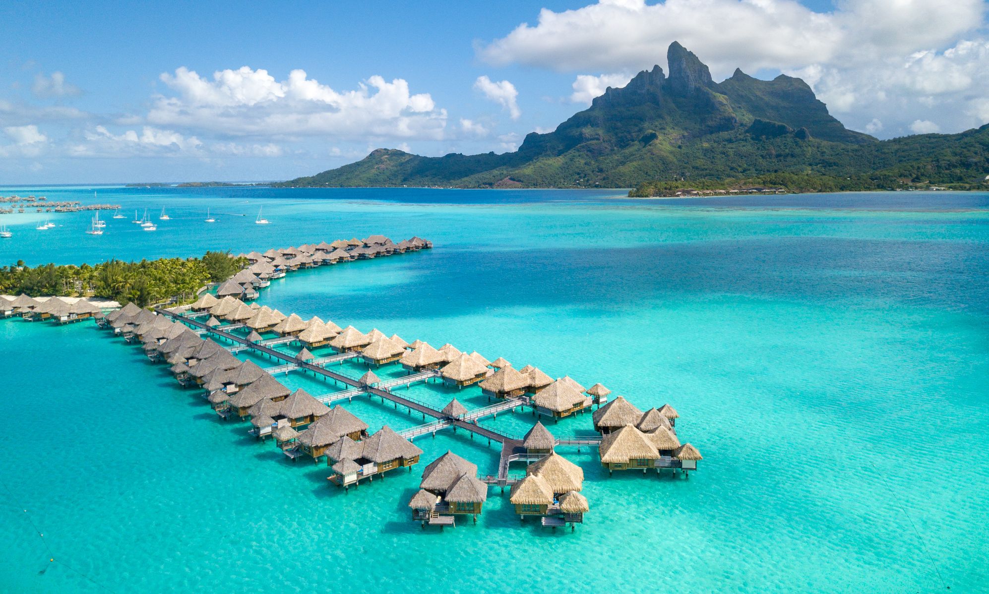 Frans-Polynesie-Bora-Bora-St-Regis-Resort-Omgeving-Landschap