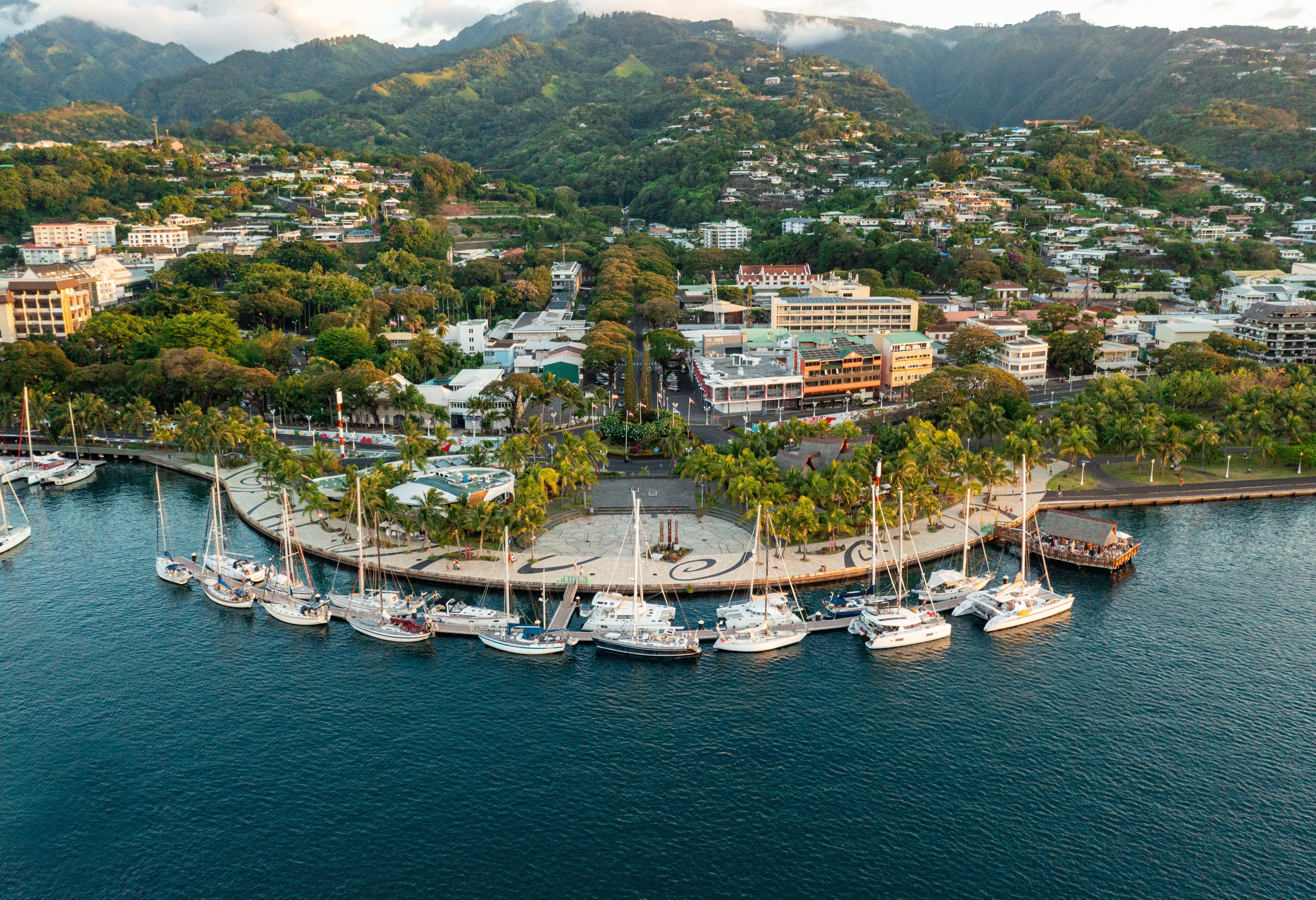 Stadsbeeld Papeete op Tahiti in Frans-Polynesie