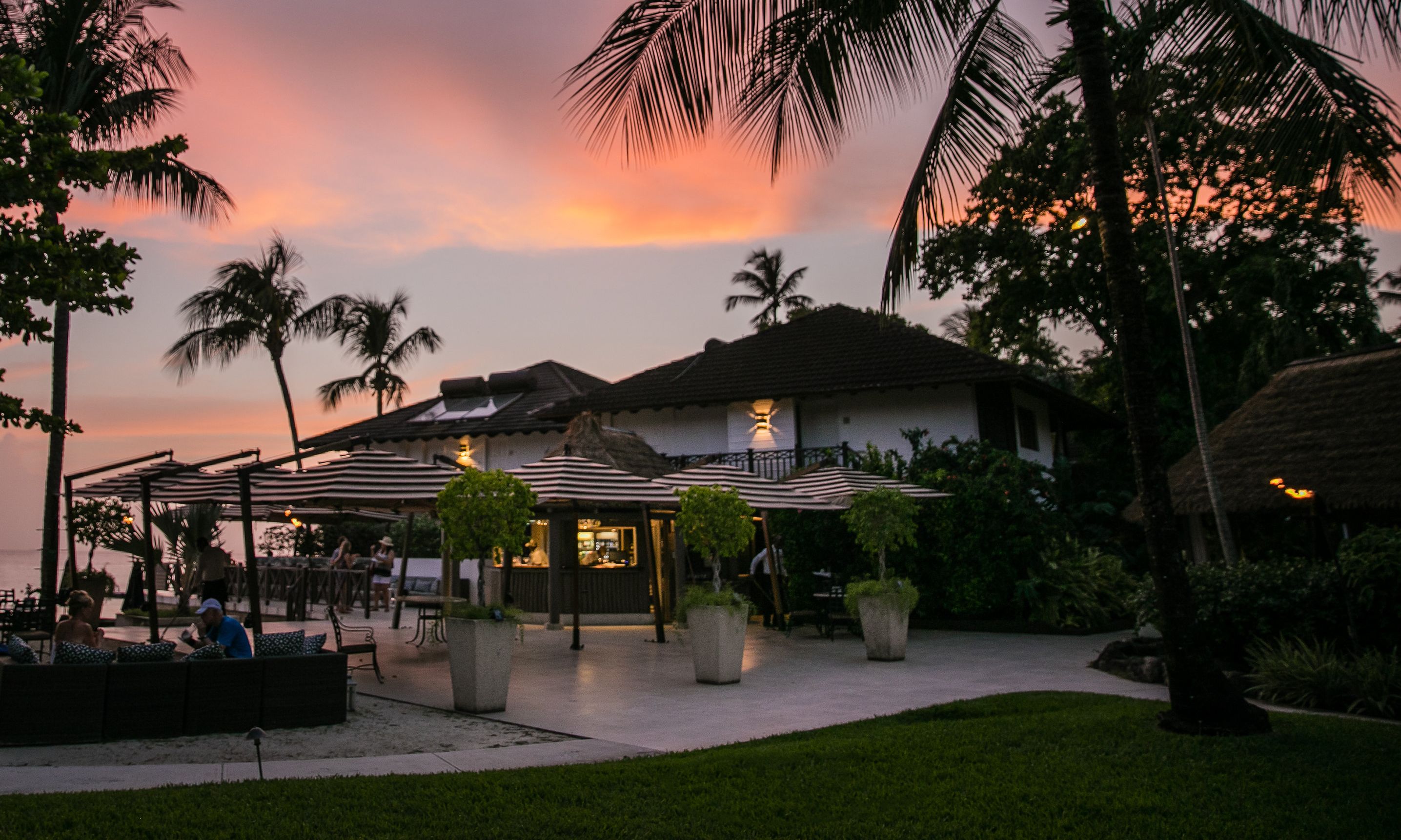 Barbados-St-James-The-Sandpiper-Harolds-Beachdeck