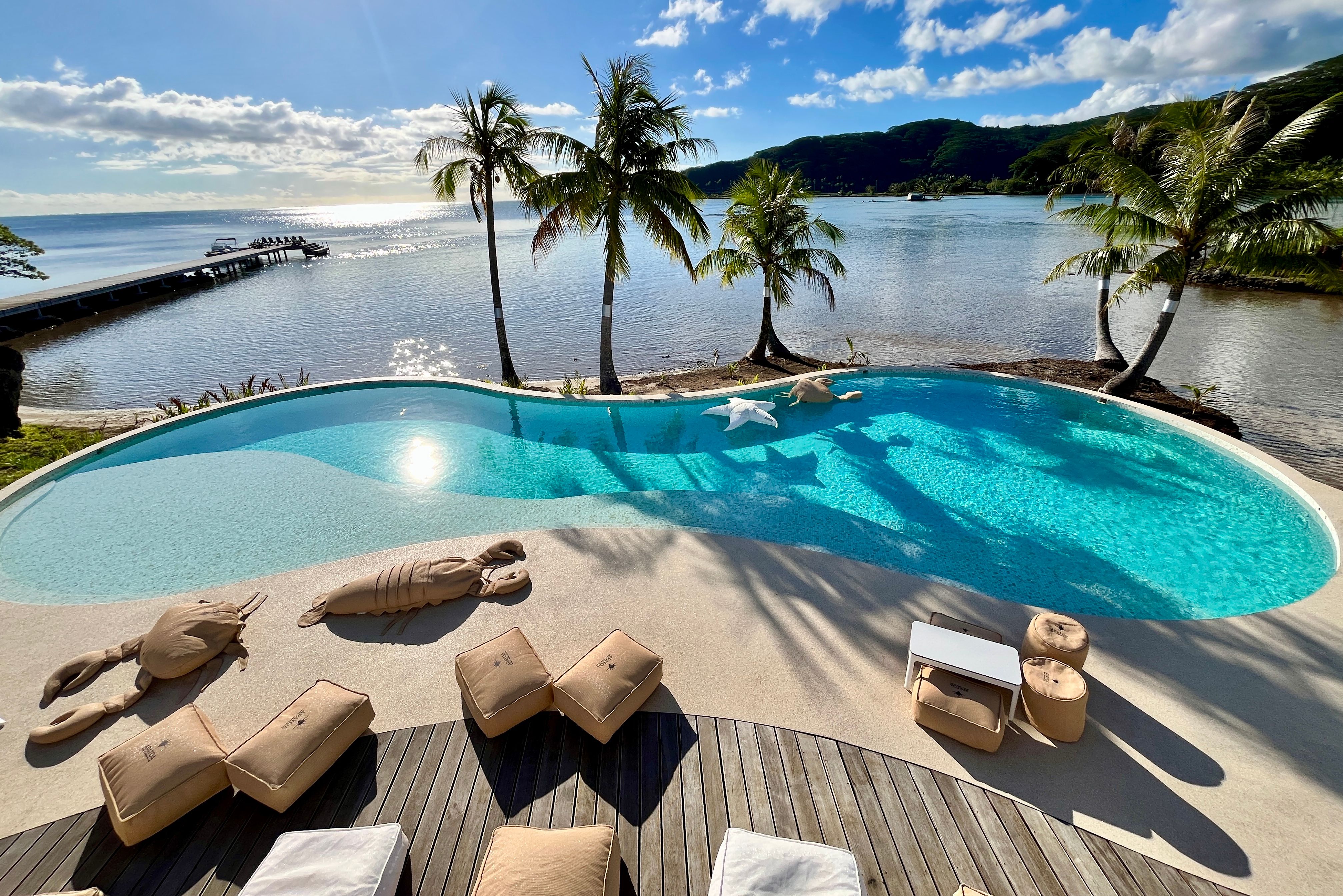 Frans-Polynesie Raiatea Apatoa Beach Garden Village Zwembad