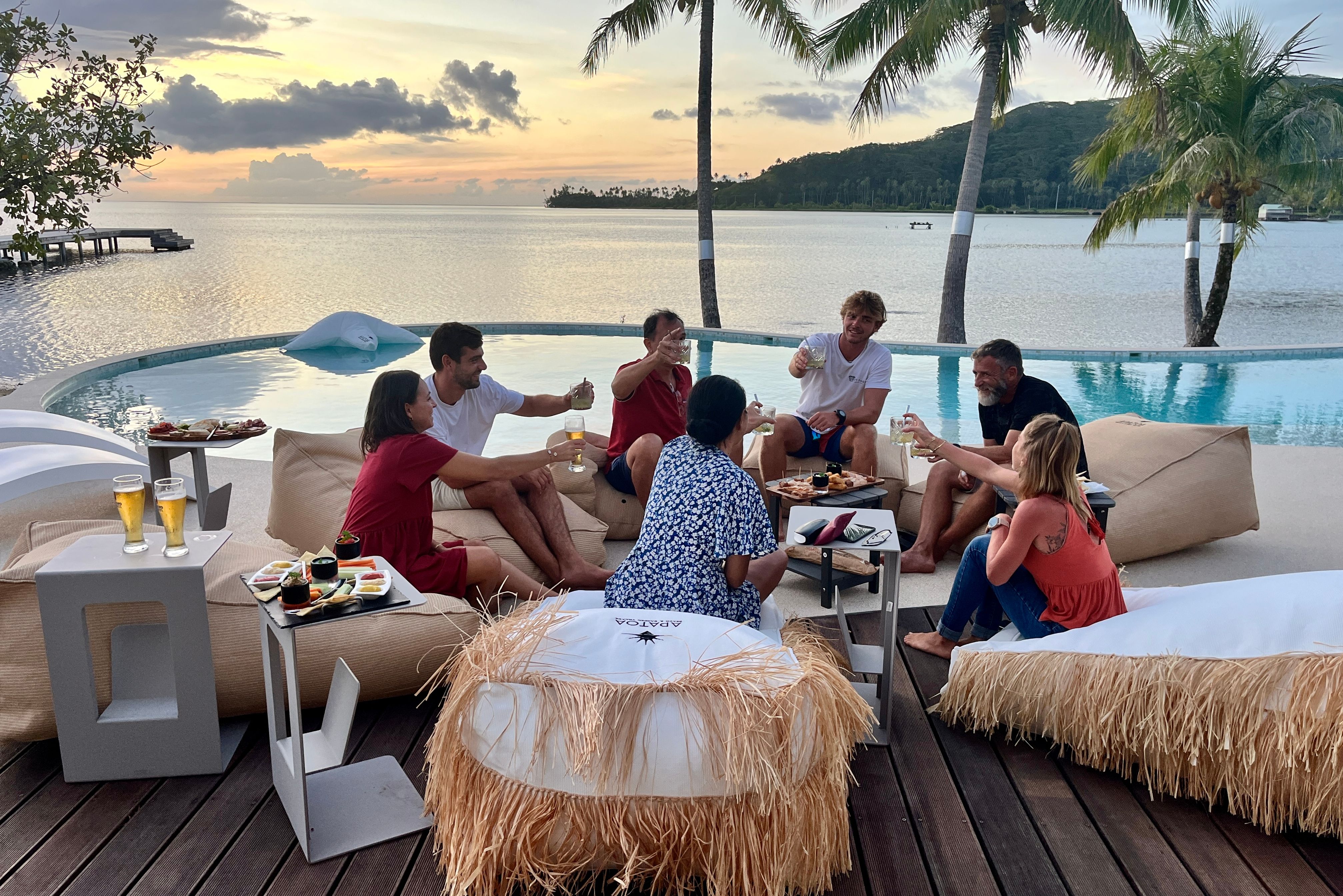 Frans-Polynesie Raiatea Apatoa Beach Garden Village Zwembad