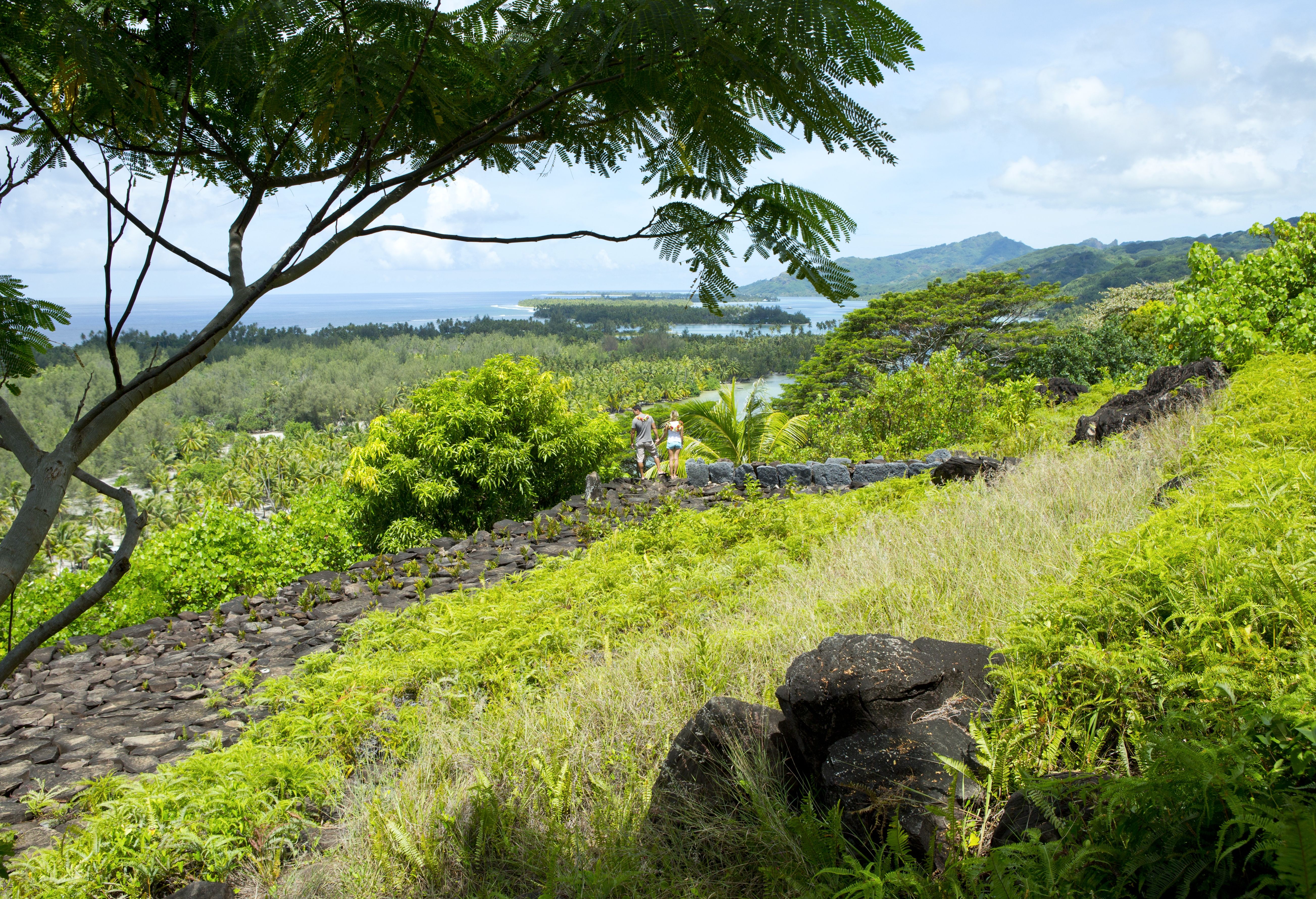 Marae op Huahine in Frans-Polynesie