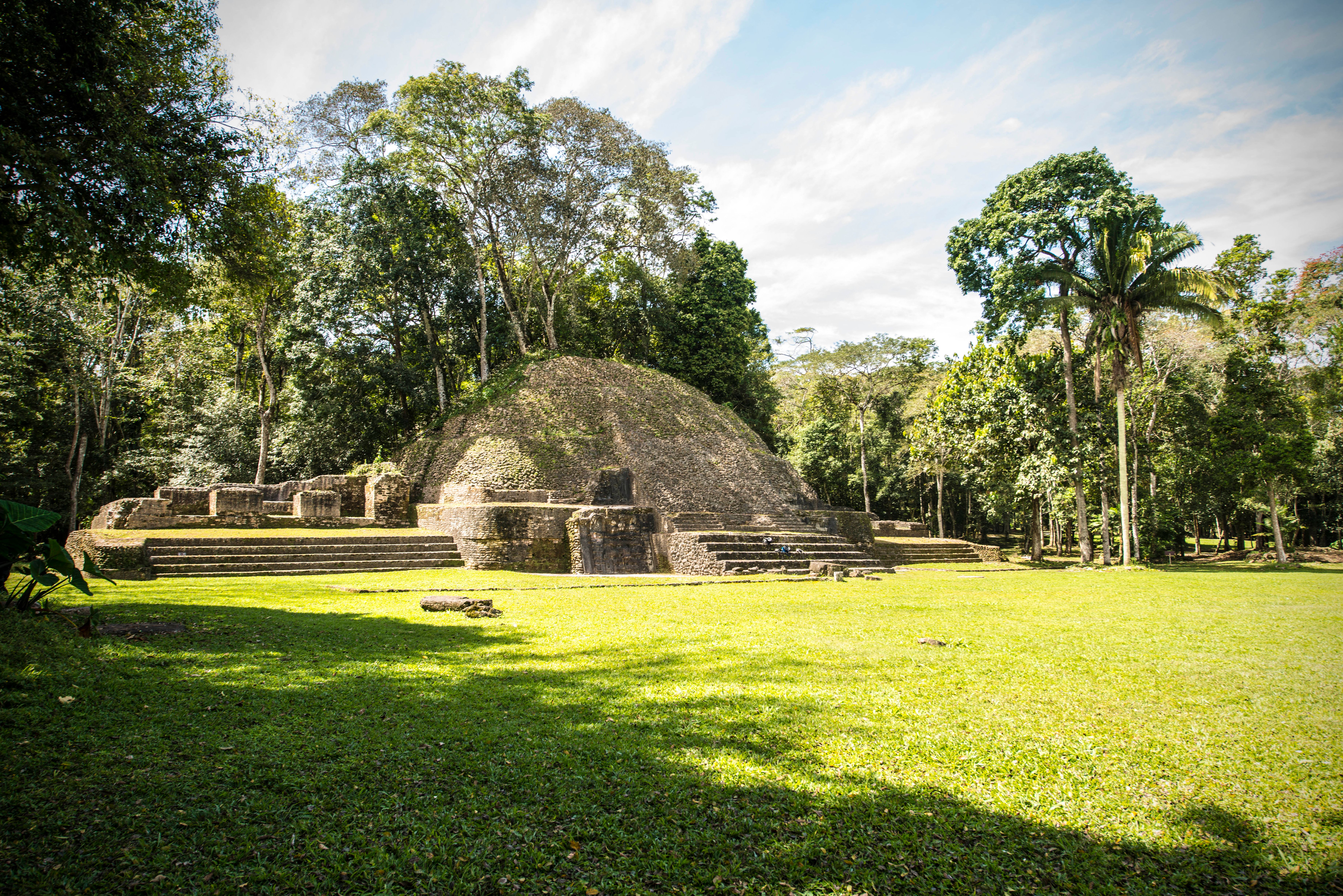 Rond gebouw in Caracol