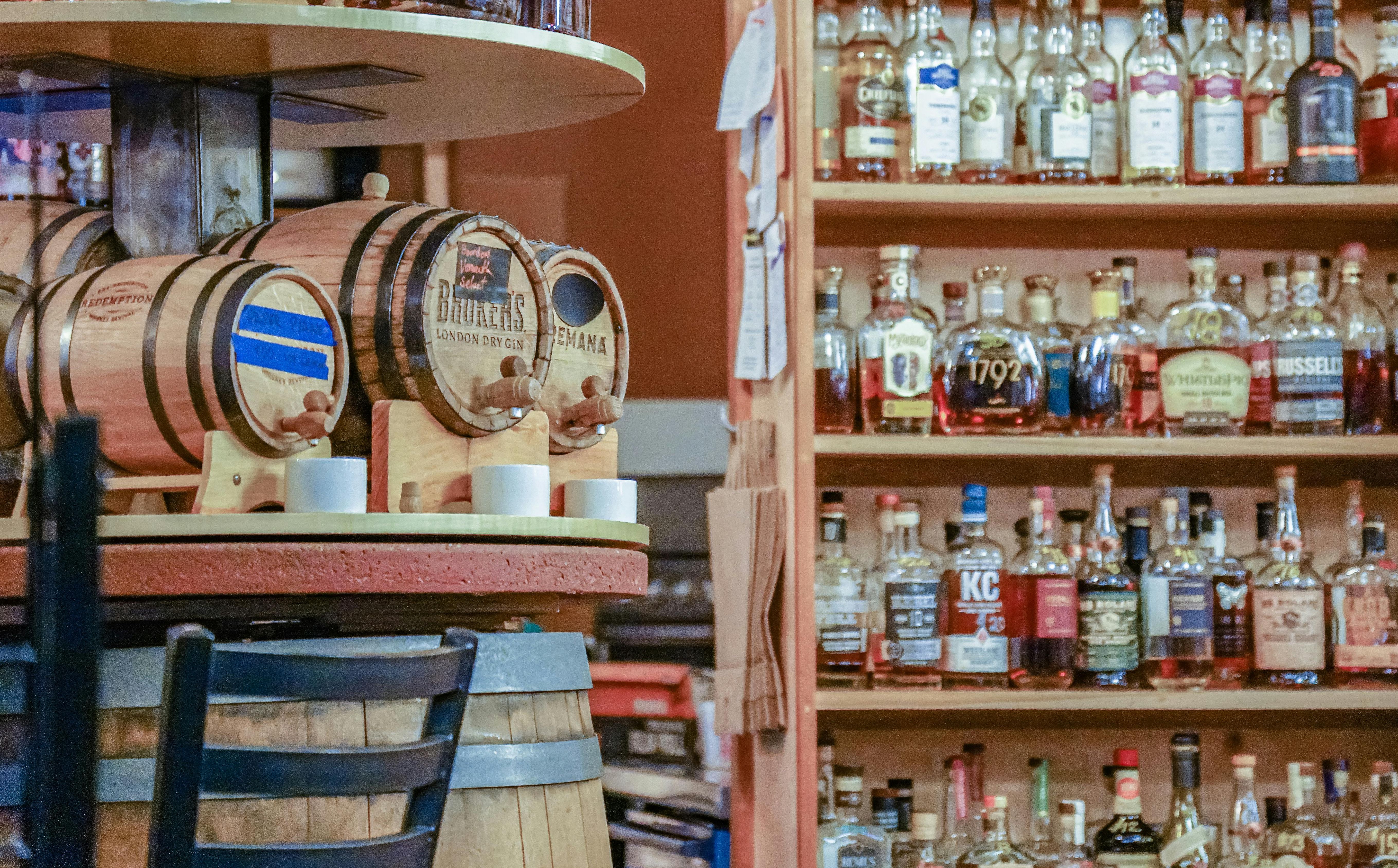 Barbados-rum-shop