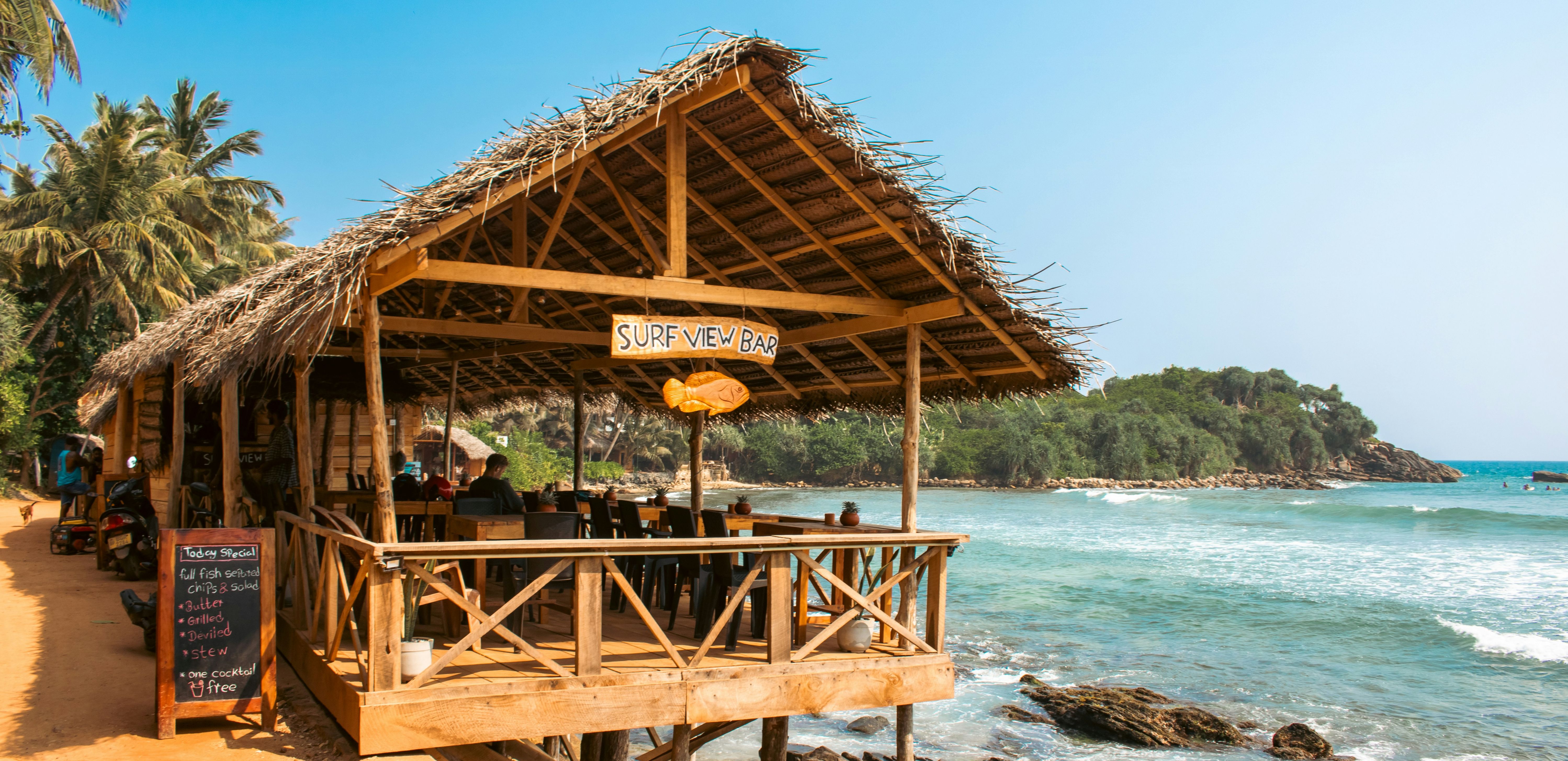 Sri-Lanka-Hiriketiya-beach-bar-