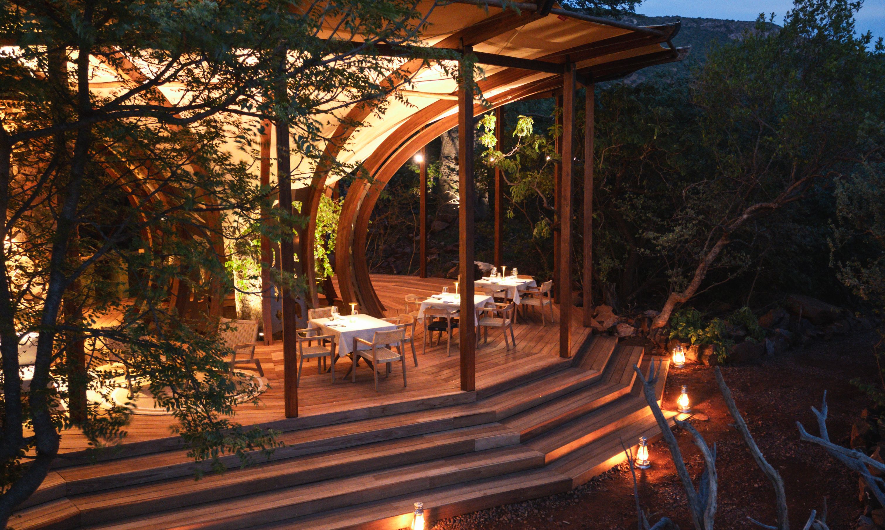 Zuid-Afrika-Limpopo-Few-and-Far-Luvhondo-Restaurant