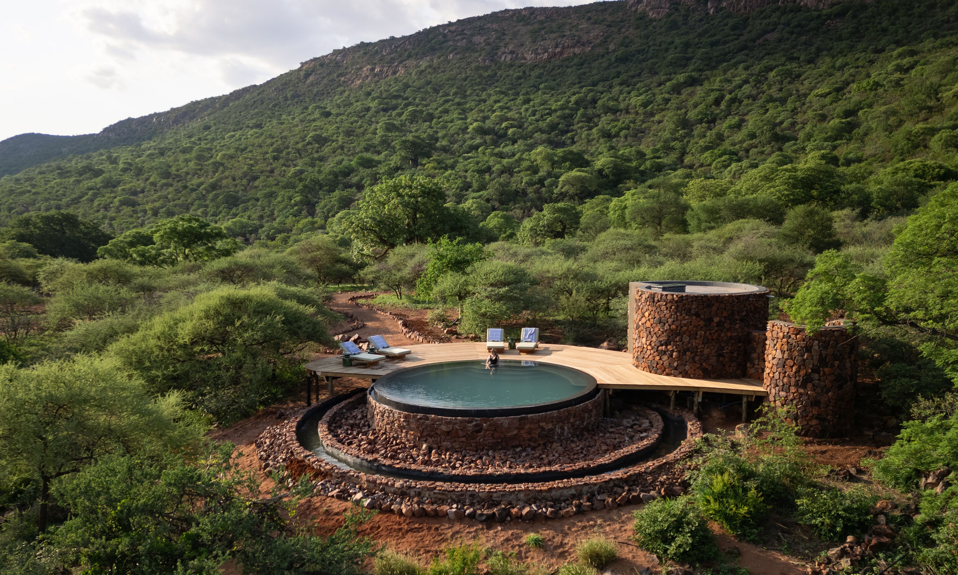 Zuid-Afrika-Limpopo-Few-and-Far-Luvhondo-Zwembad