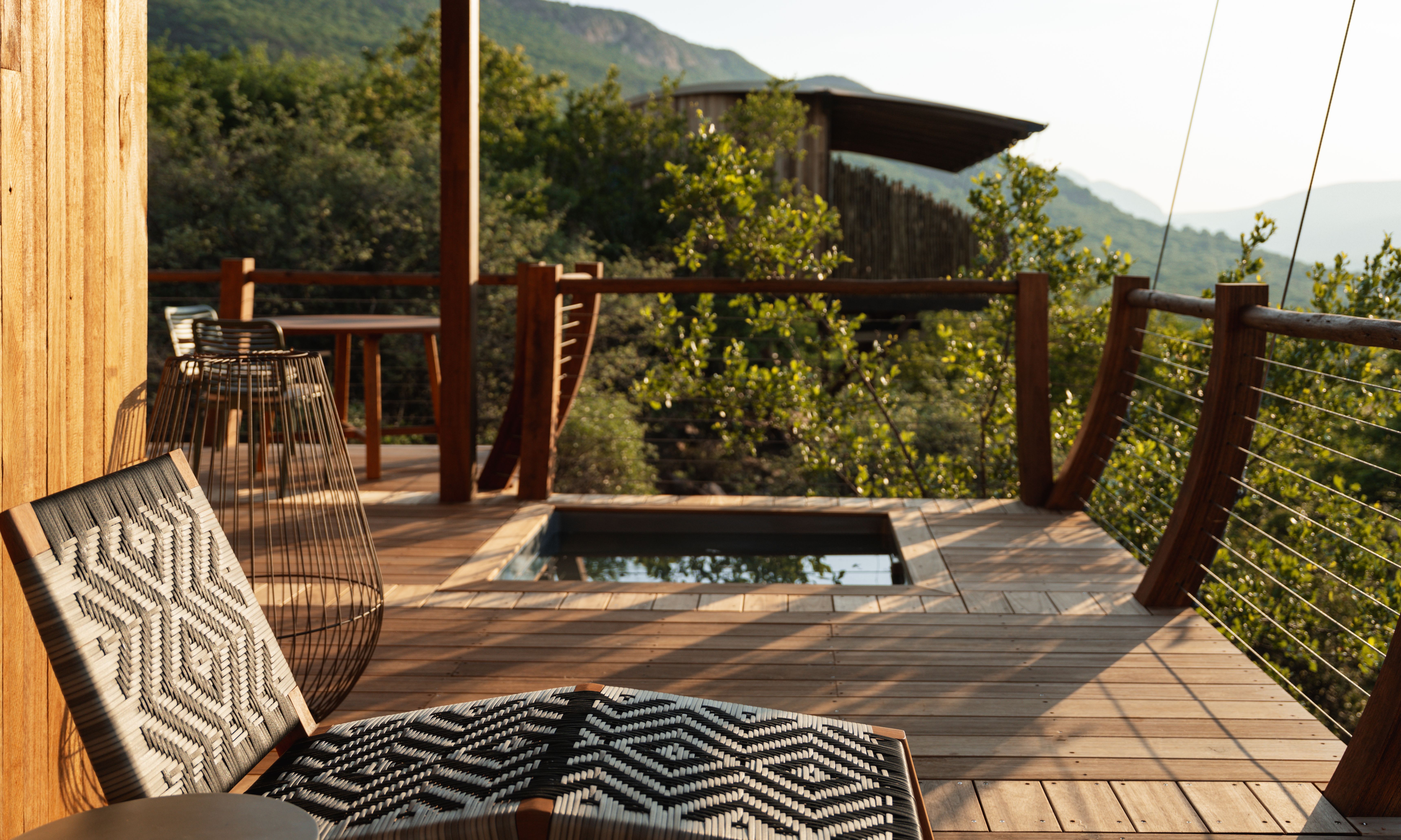 Zuid-Afrika-Limpopo-Few-and-Far-Luvhondo-Cliff-Suite