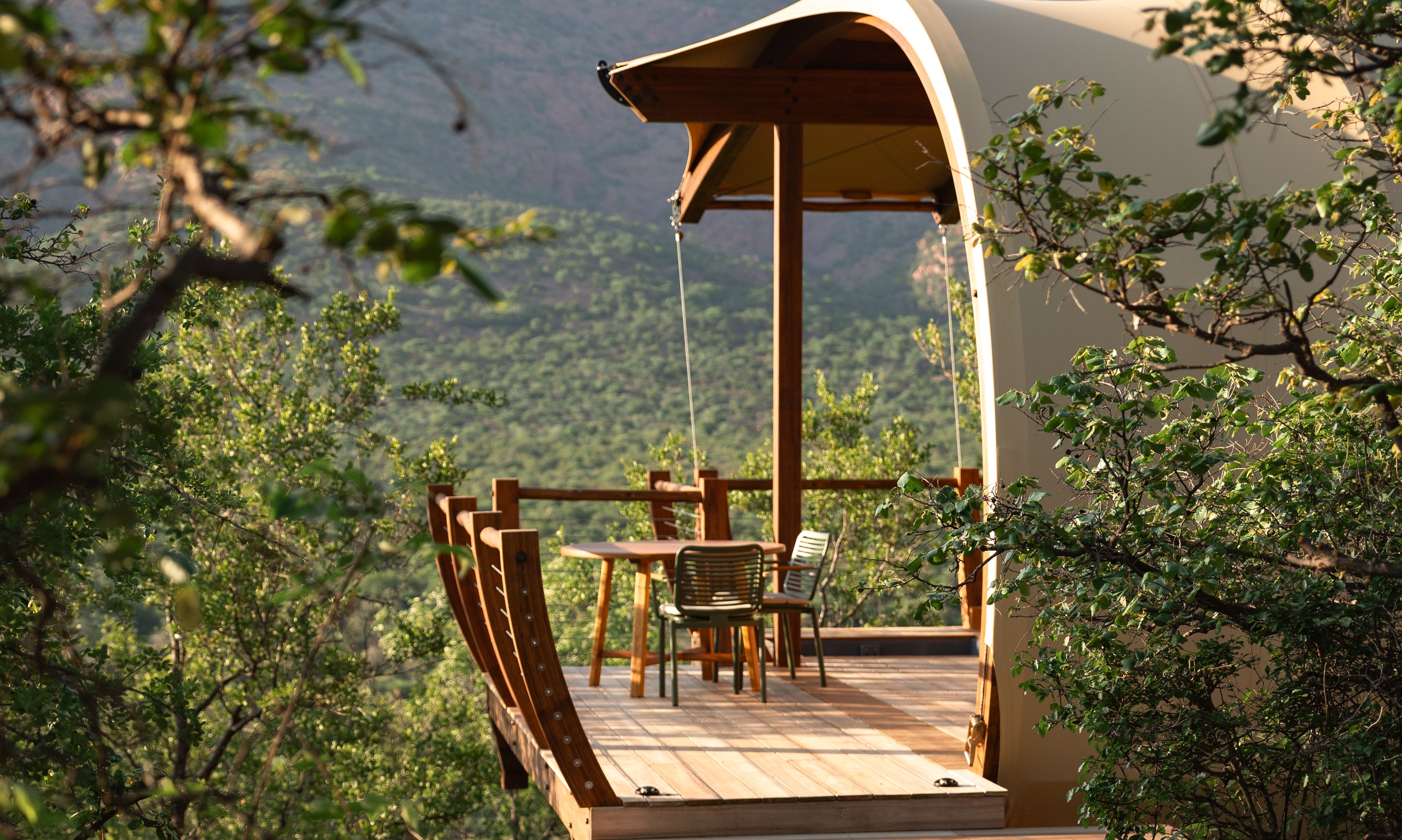 Zuid-Afrika-Limpopo-Few-and-Far-Luvhondo-Cliff-Suite