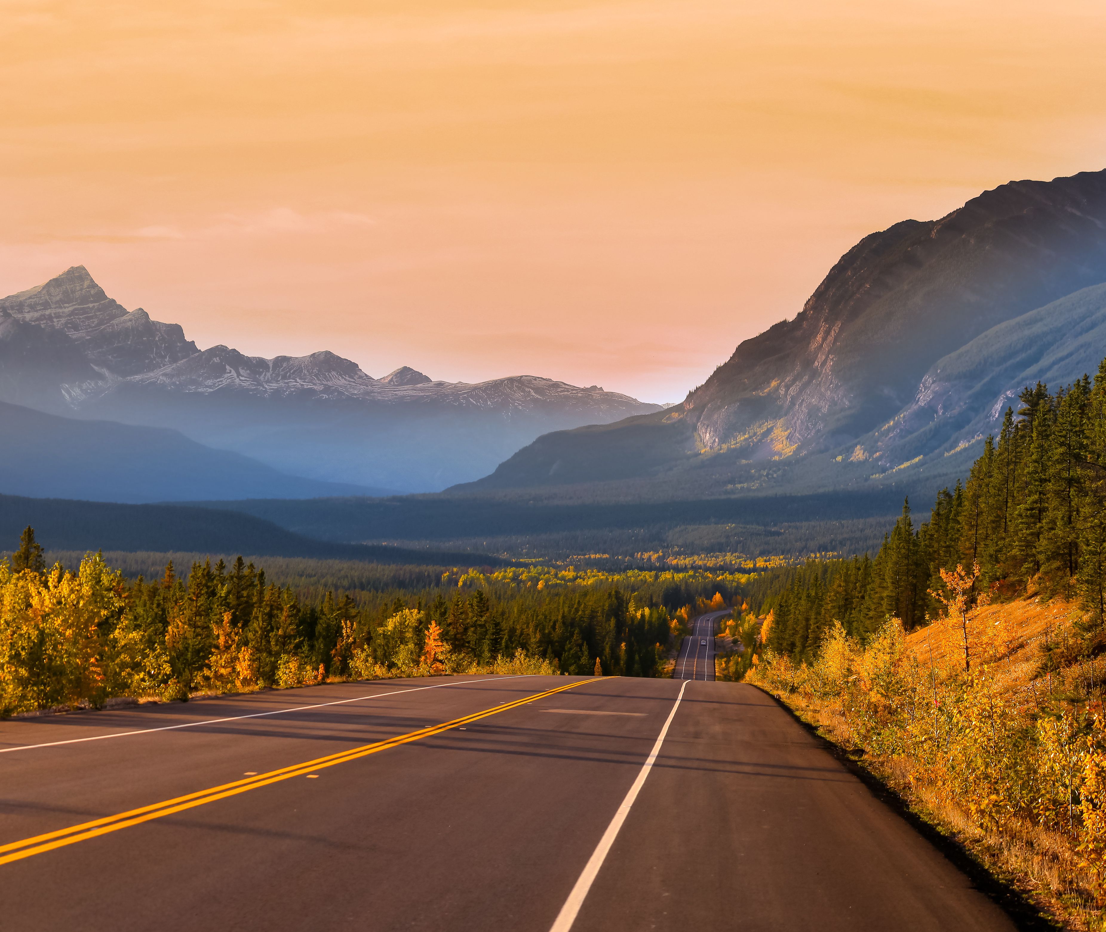 Canada-Jasper-National-Park-scenic-icefields-parkway