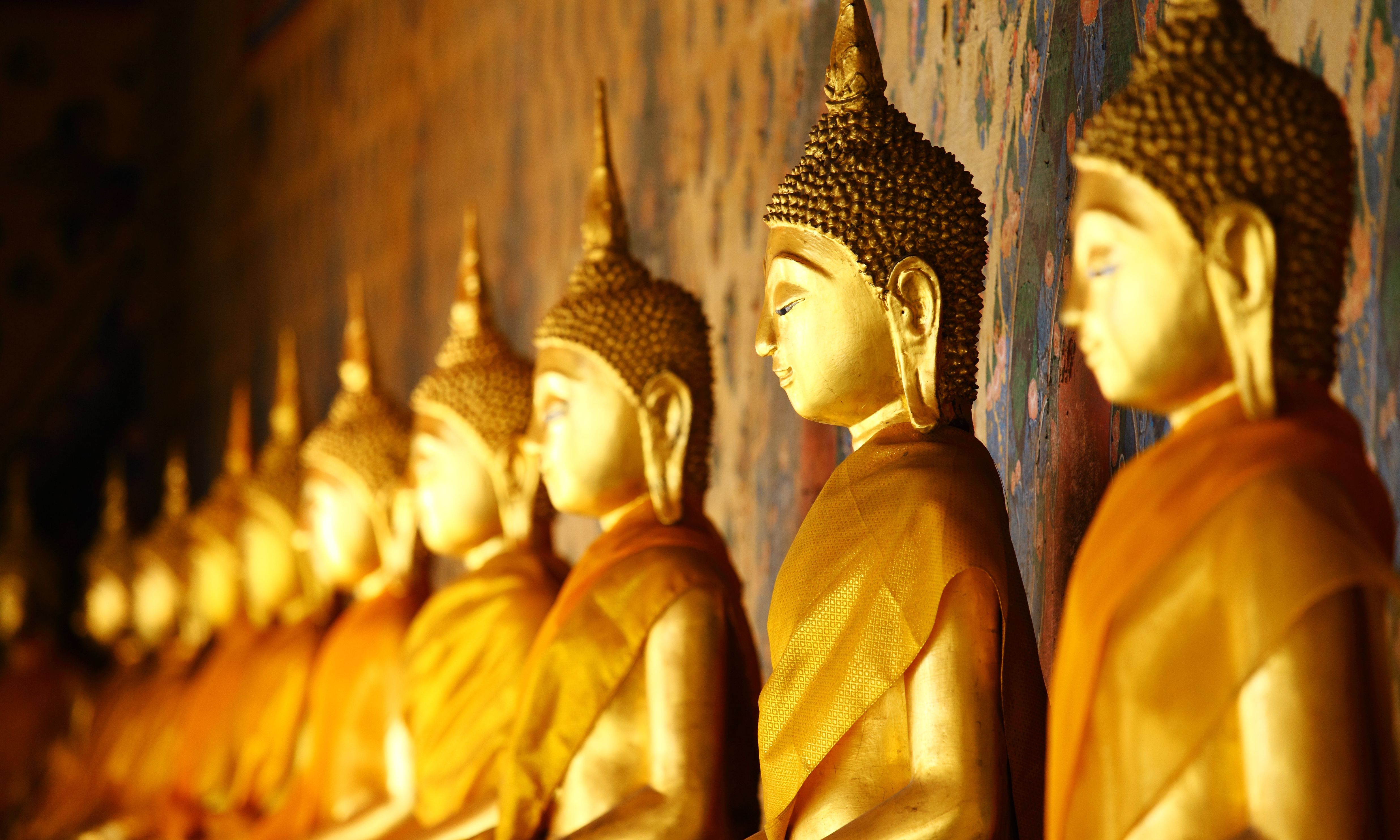 Thailand-Bangkok-wat-pho-gouden-buddhas