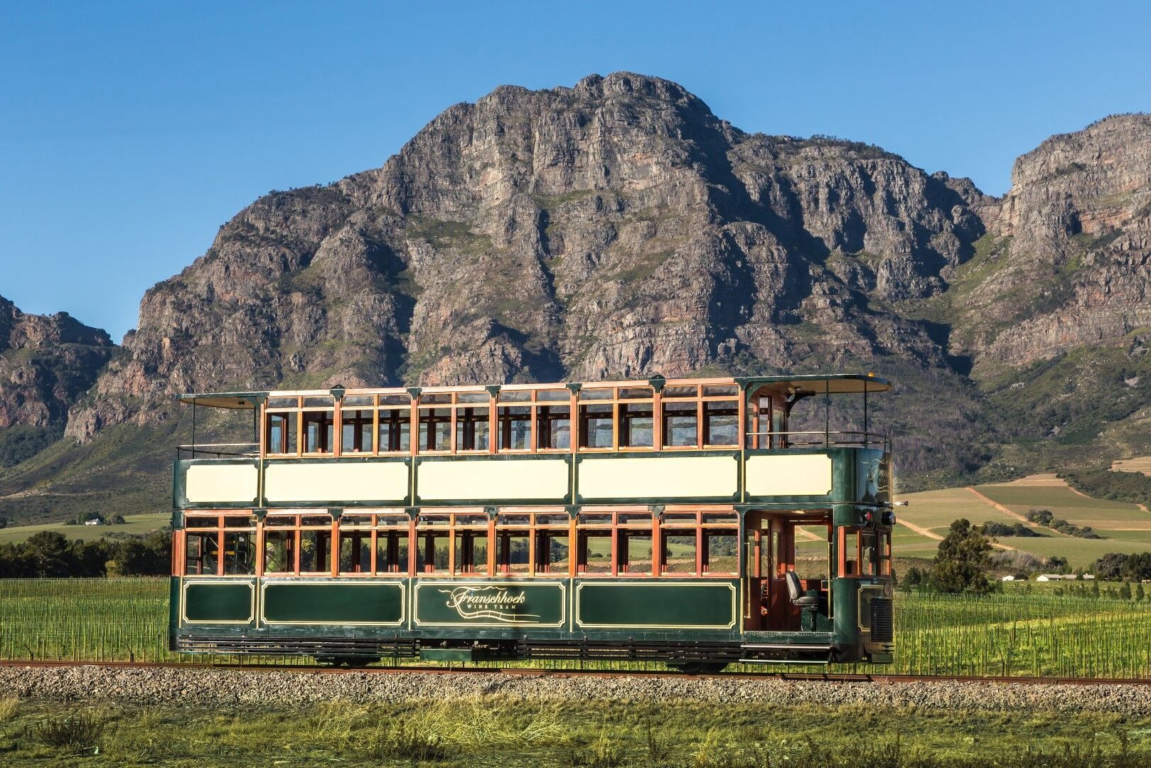 Wijn tram in Franschhoek in Zuid-Afrika