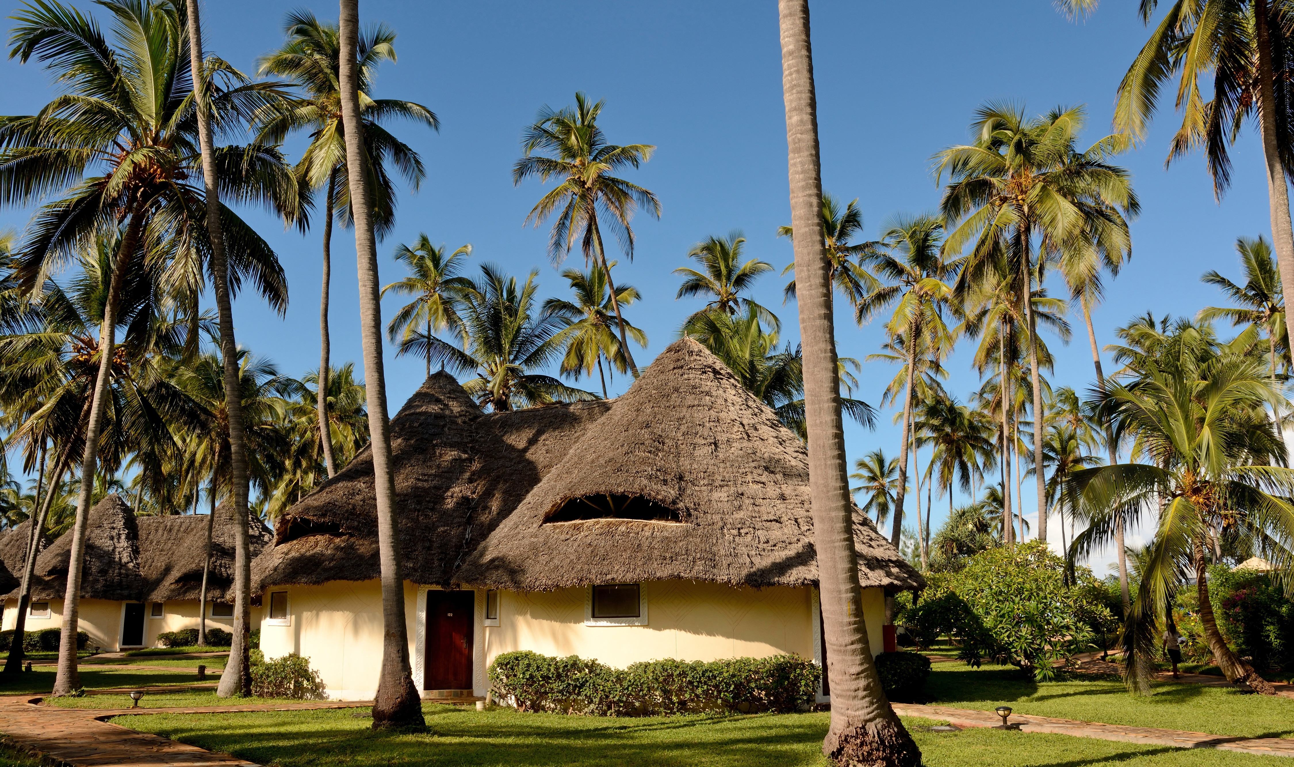 Superior Seafront rondavel in het Ocean Paradise Resort op Zanzibar