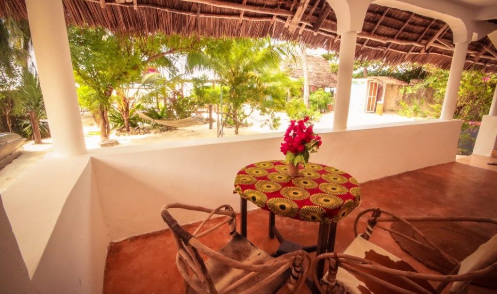 Terras van Kamer met zeezicht in Blue Reef Sport and Fishing Lodge in Jambiani op Zanzibar