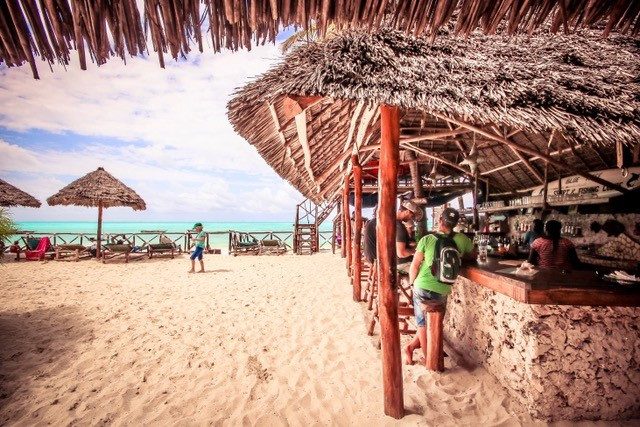 Bar aan het strand in Blue Reef Sport and Fishing Lodge in Jambiani op Zanzibar