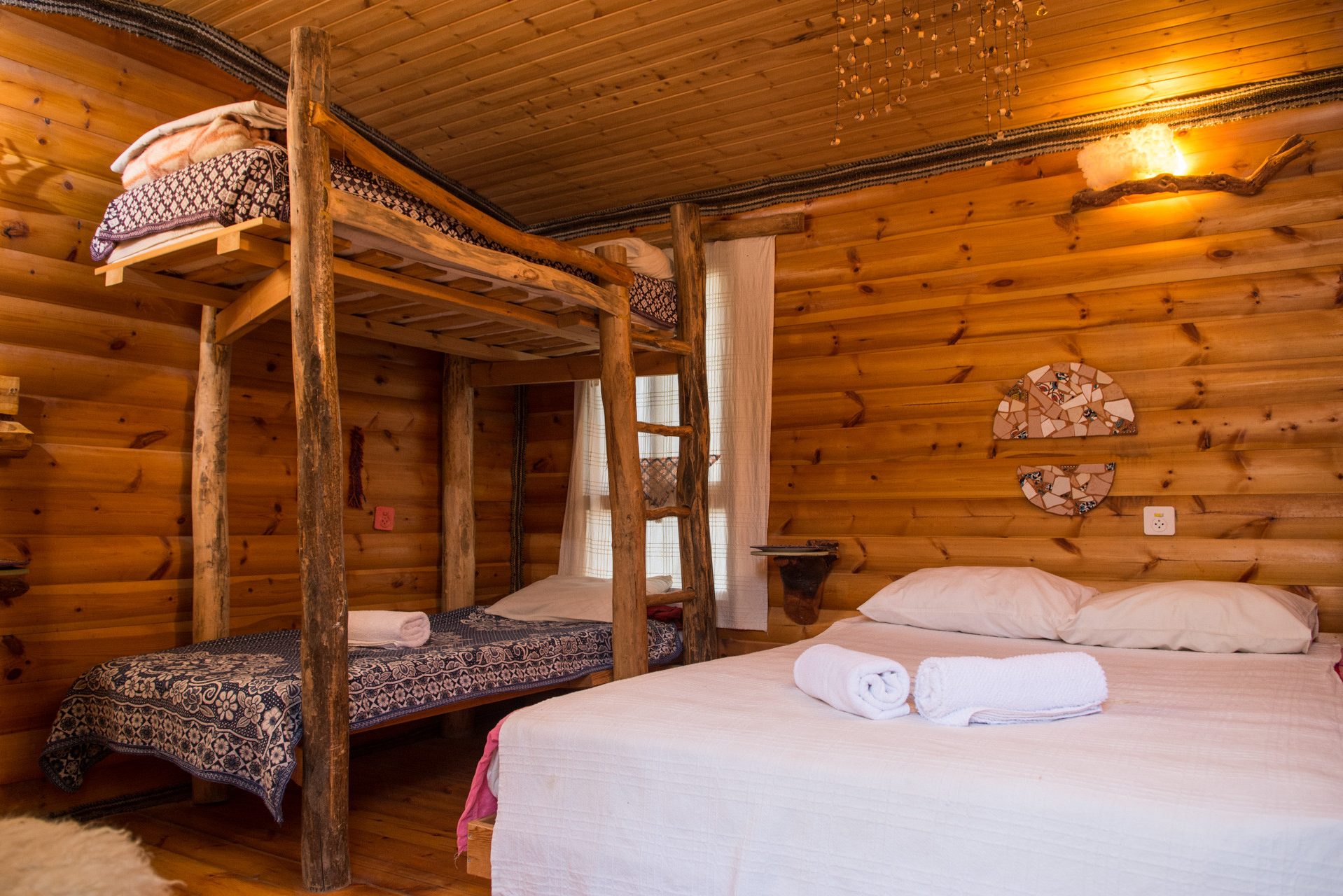 Kfar Hanokdim in de Judea woestijn, Israël