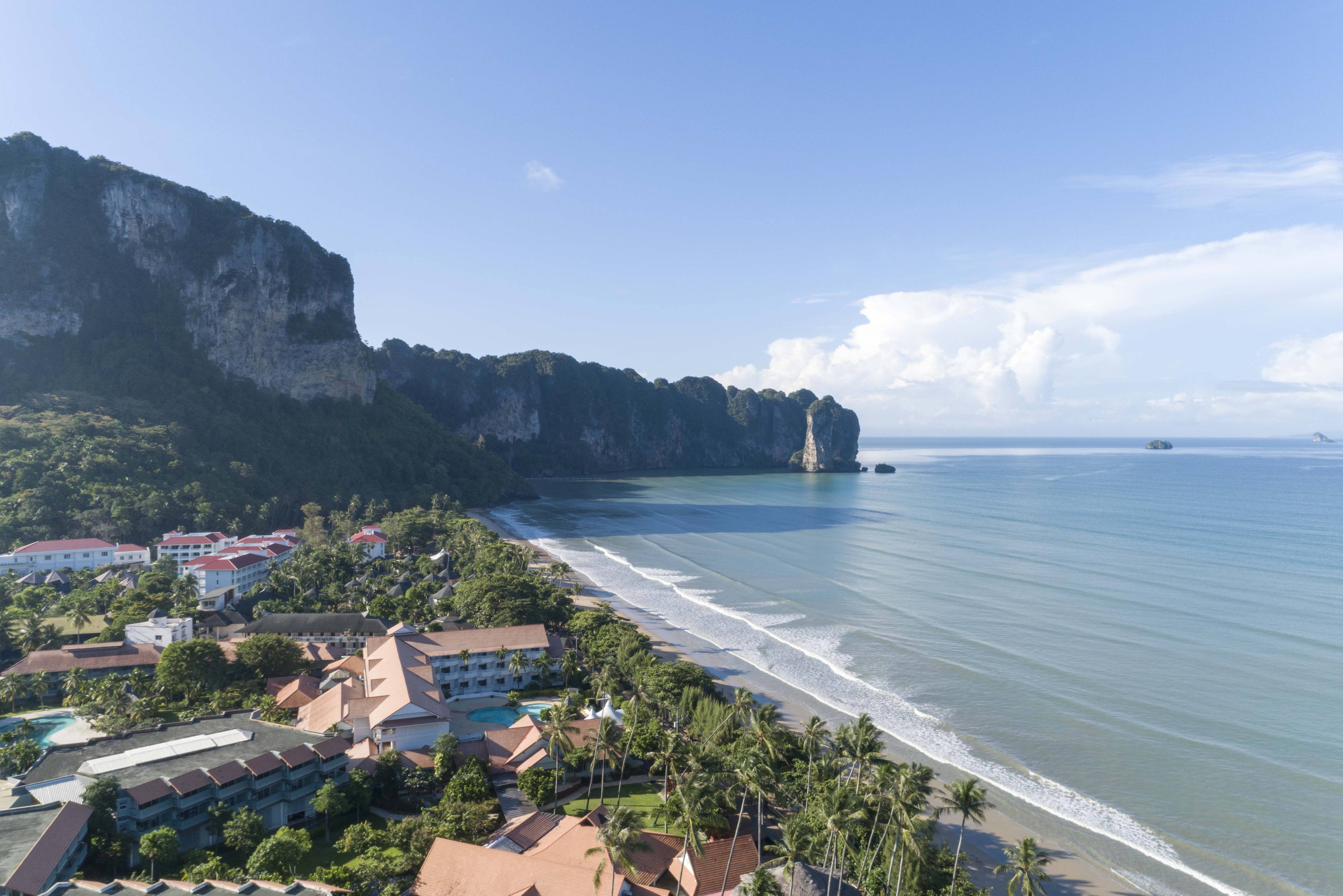 Strand van Ao Nang Beach in Krabi in Thailand