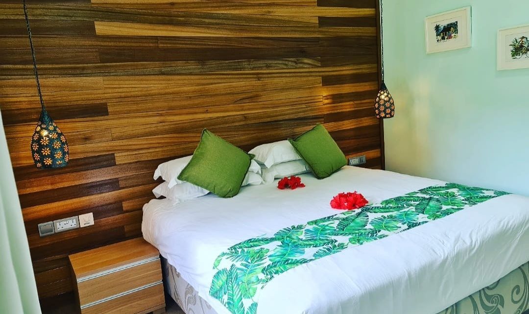 Slaapkamer van de One Bedroom Bungalow van Casa de Leela op La Digue in de Seychellen