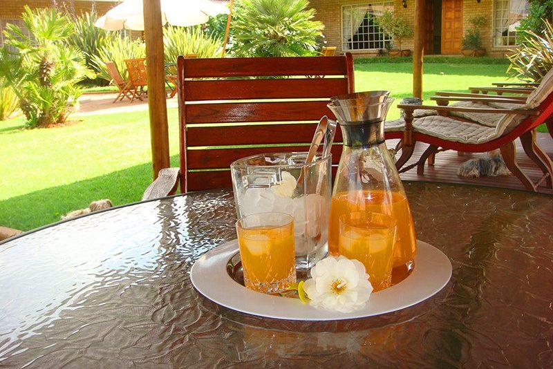 zuid-afrika-johannesburg-avant-garde-lodge-koud-drankje