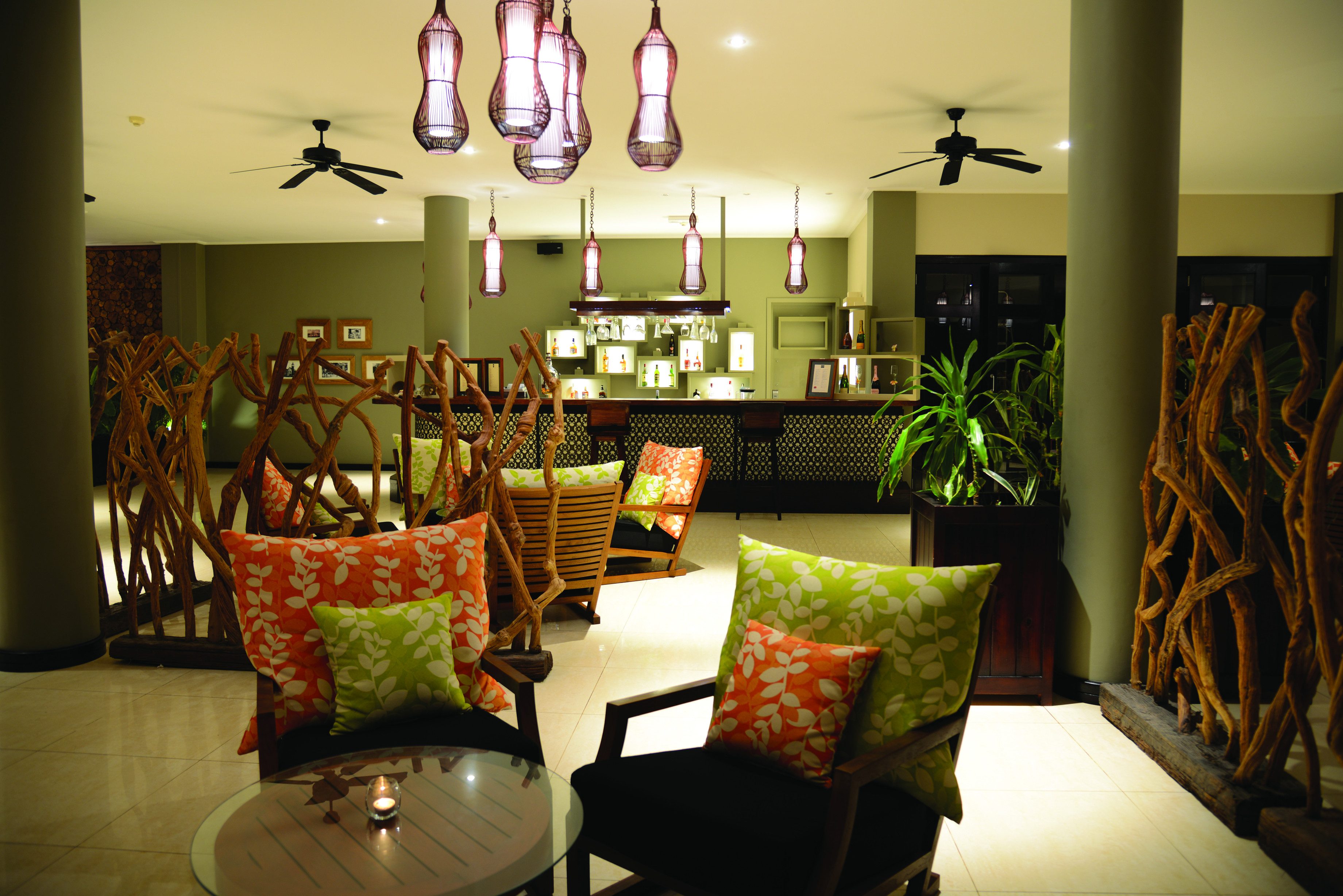 Bar van het DoubleTree by Hilton Seychelles