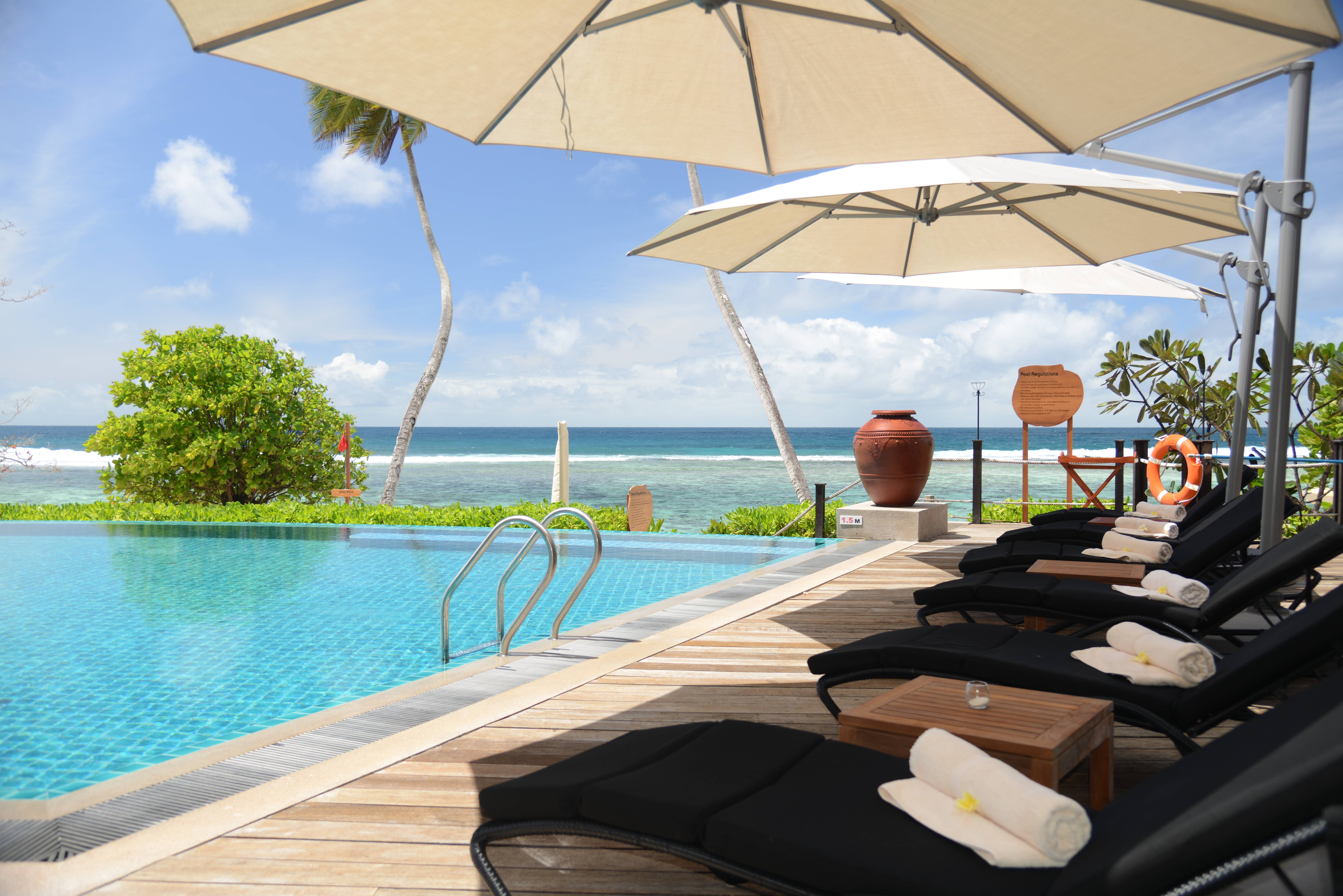Zwembad van het DoubleTree by Hilton Seychelles