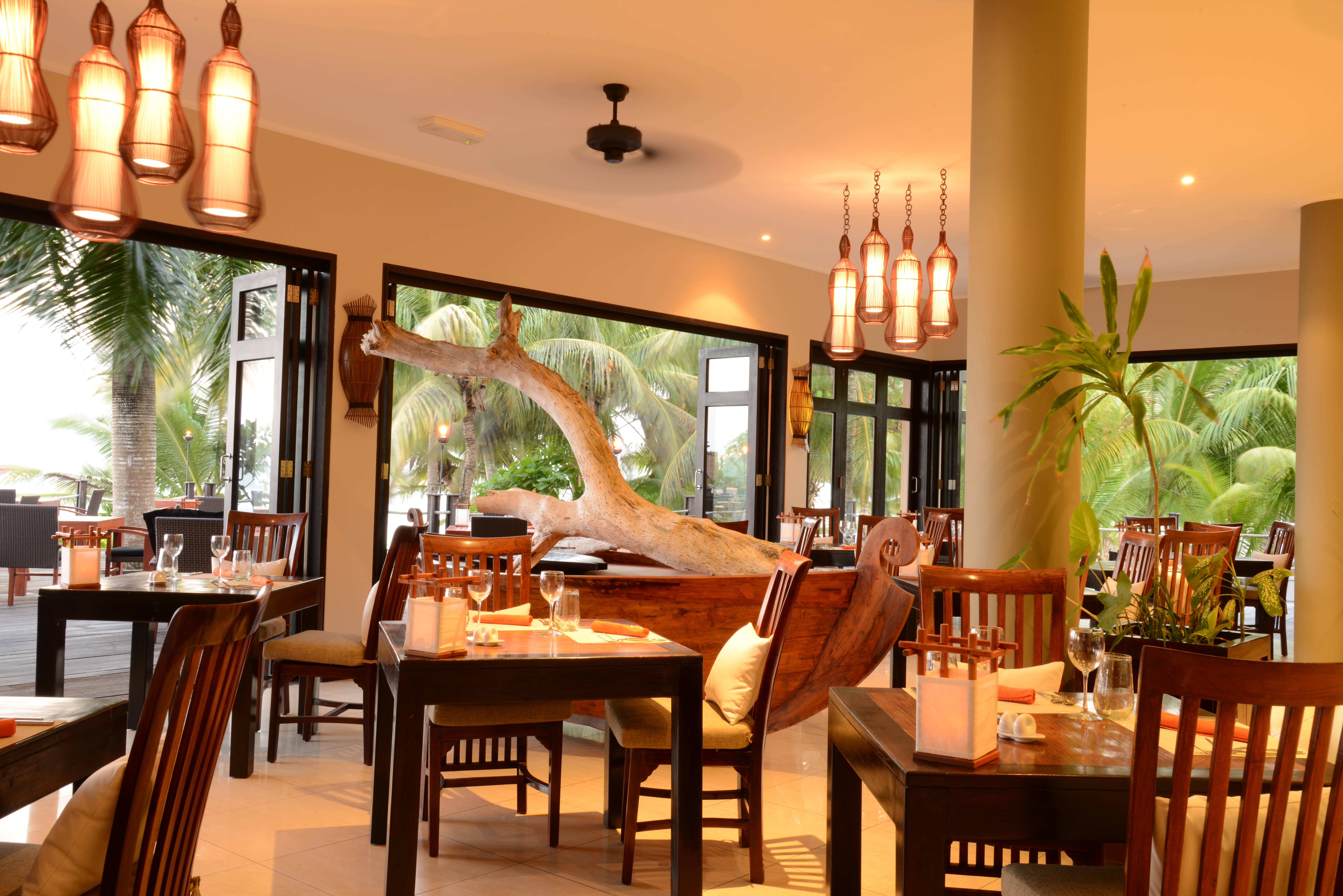 Restaurant van het DoubleTree by Hilton Seychelles