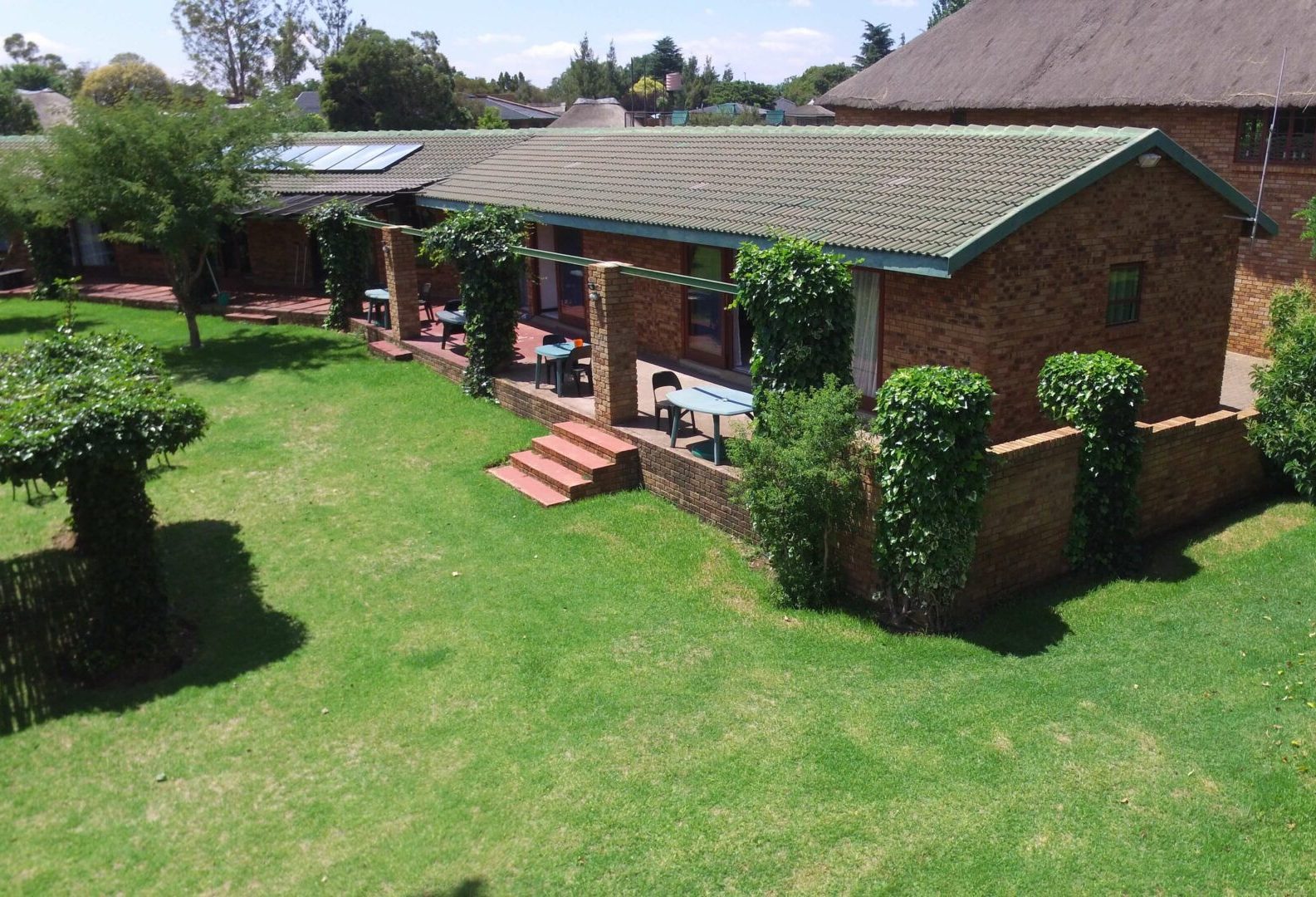 zuid-afrika-johannesburg-airport-game-lodge-kamers-met-terras