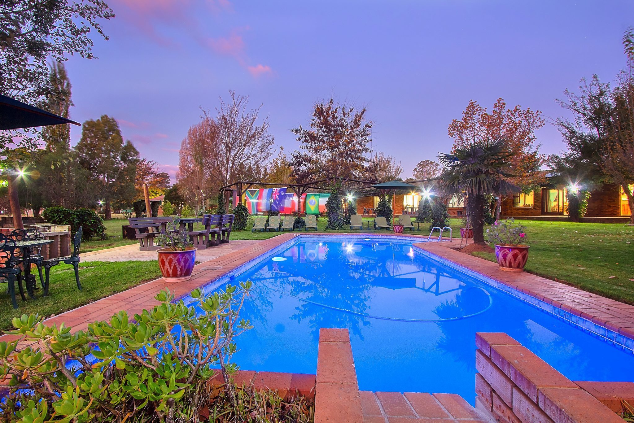 zuid-afrika-johannesburg-airport-game-lodge-zwembad