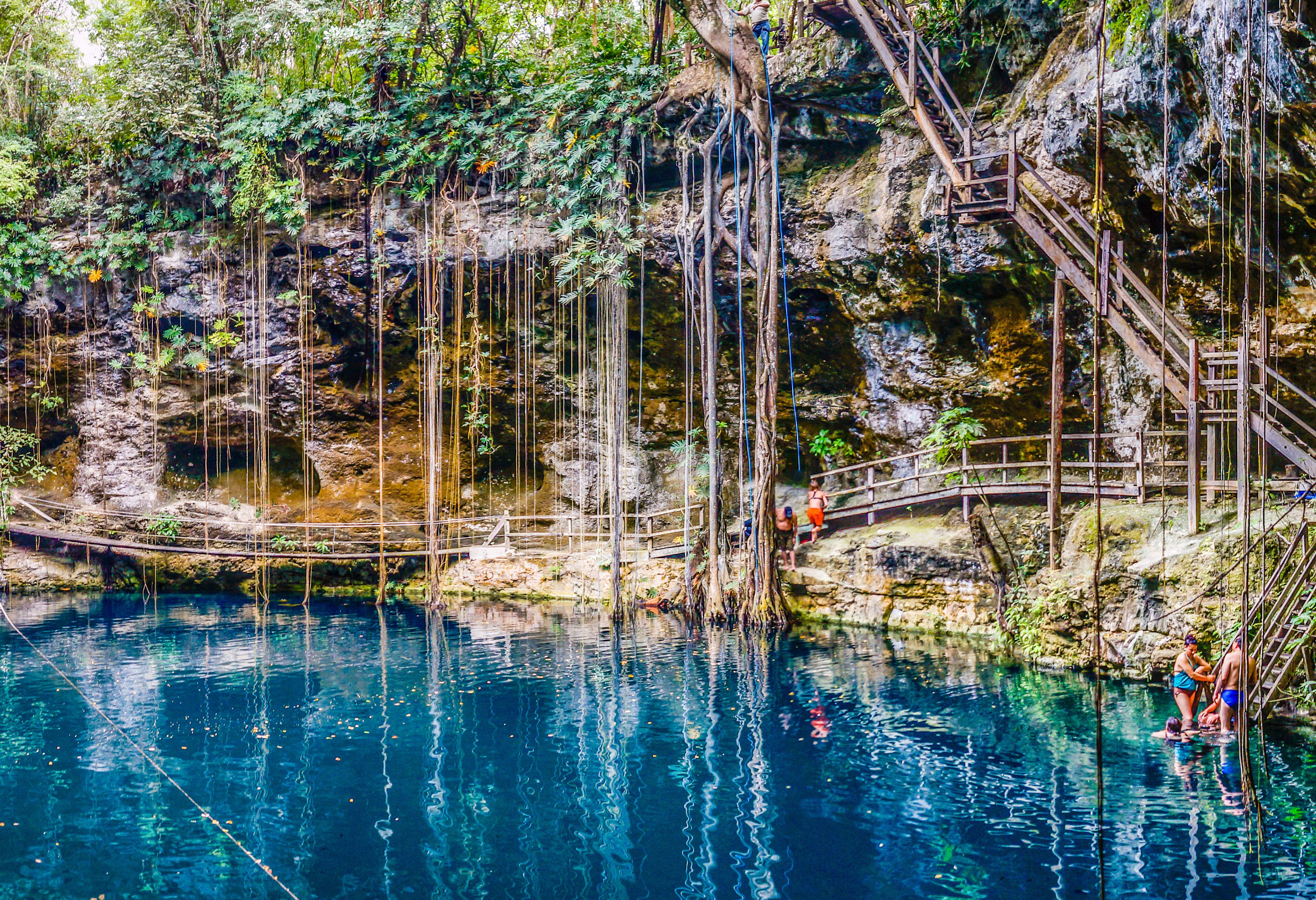 Ek Balam cenote nabij Valladolid in Yucatan in Mexico